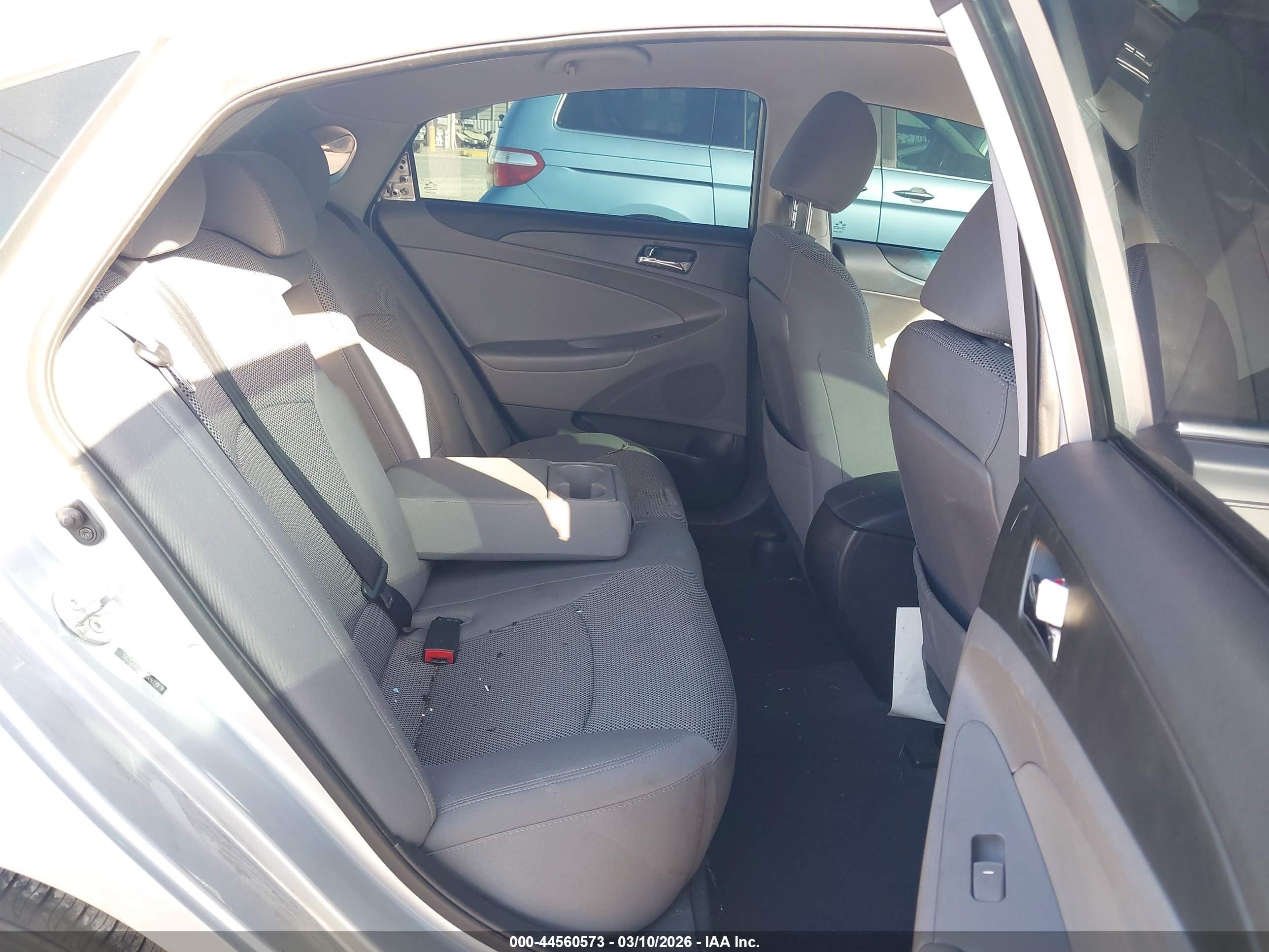 HYUNDAI SONATA image 8