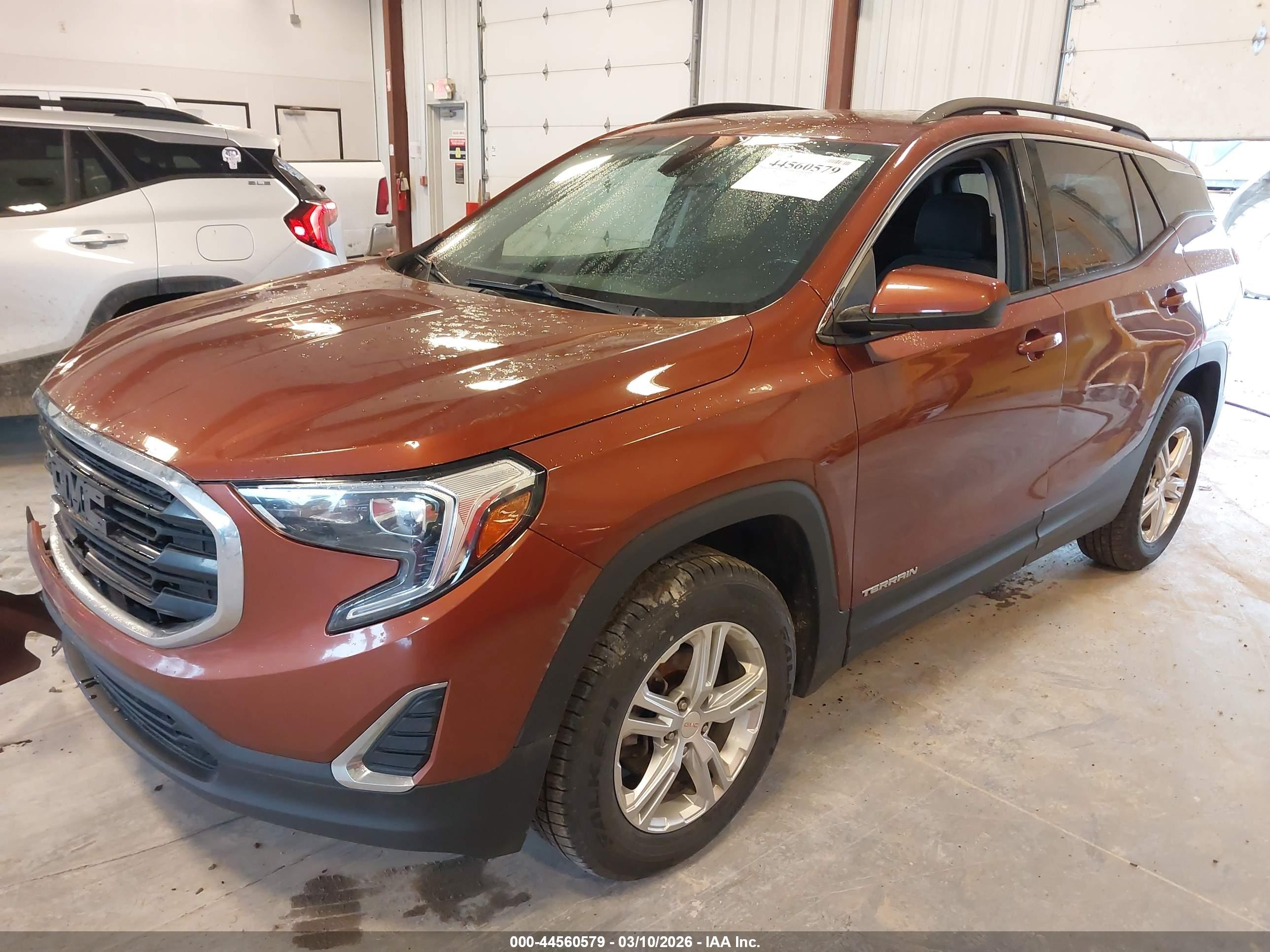 GMC TERRAIN image 2