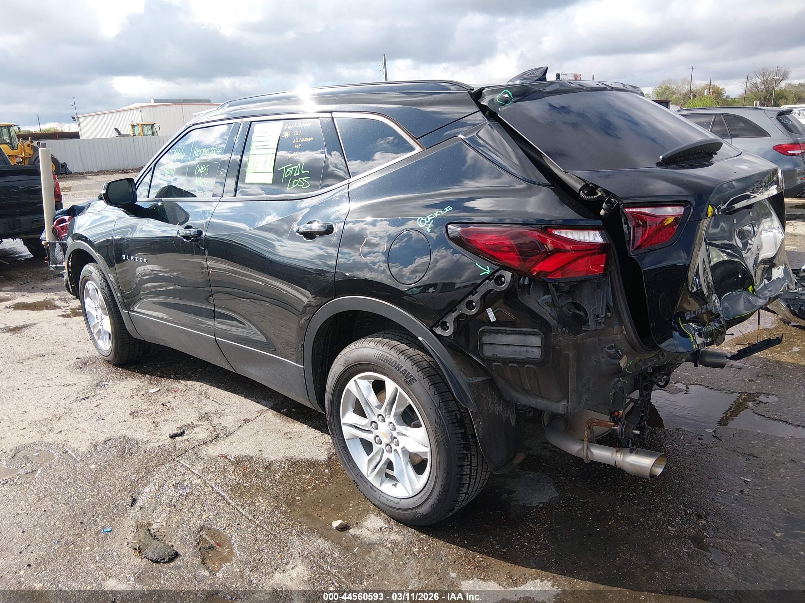 CHEVROLET BLAZER image 3