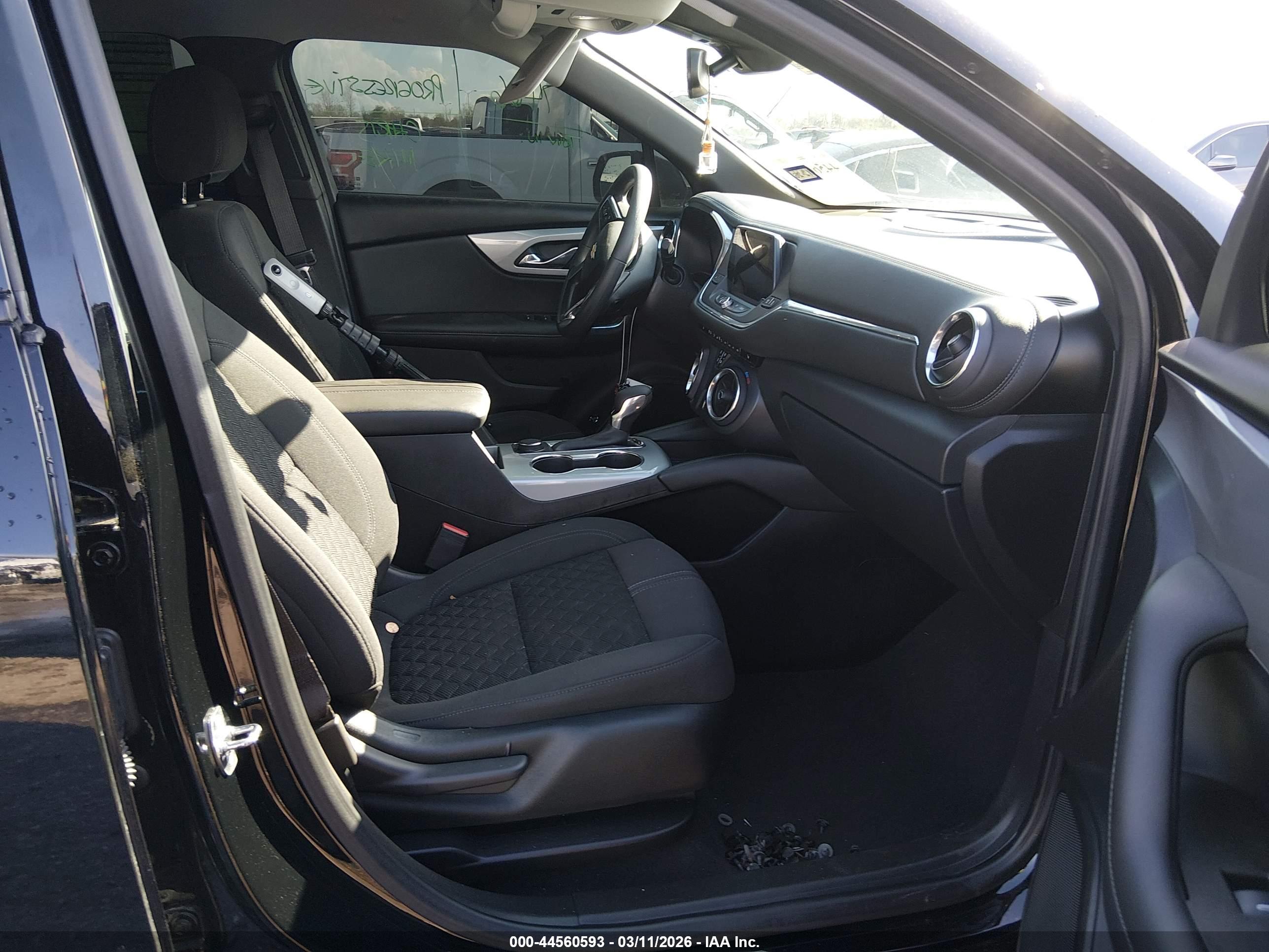 CHEVROLET BLAZER image 5