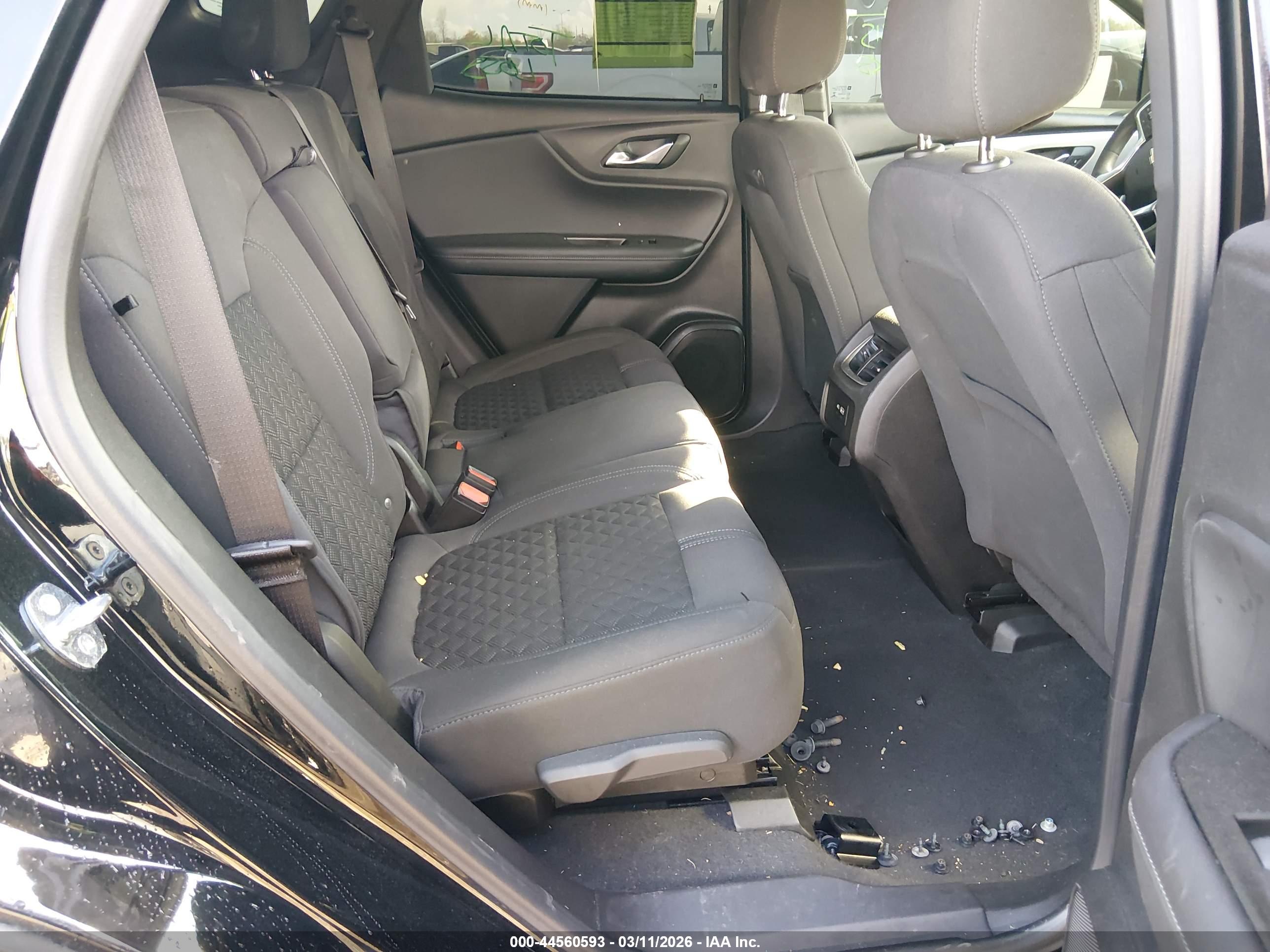 CHEVROLET BLAZER image 8