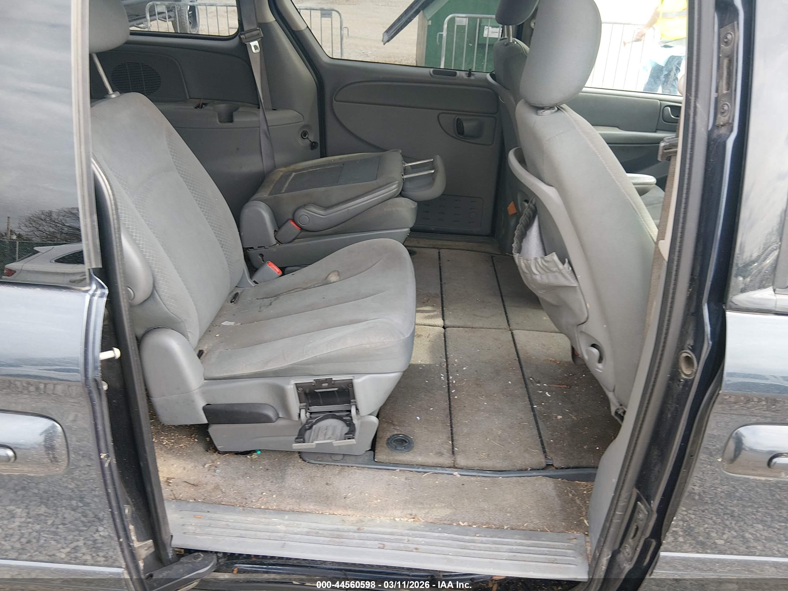 DODGE GRAND image 8