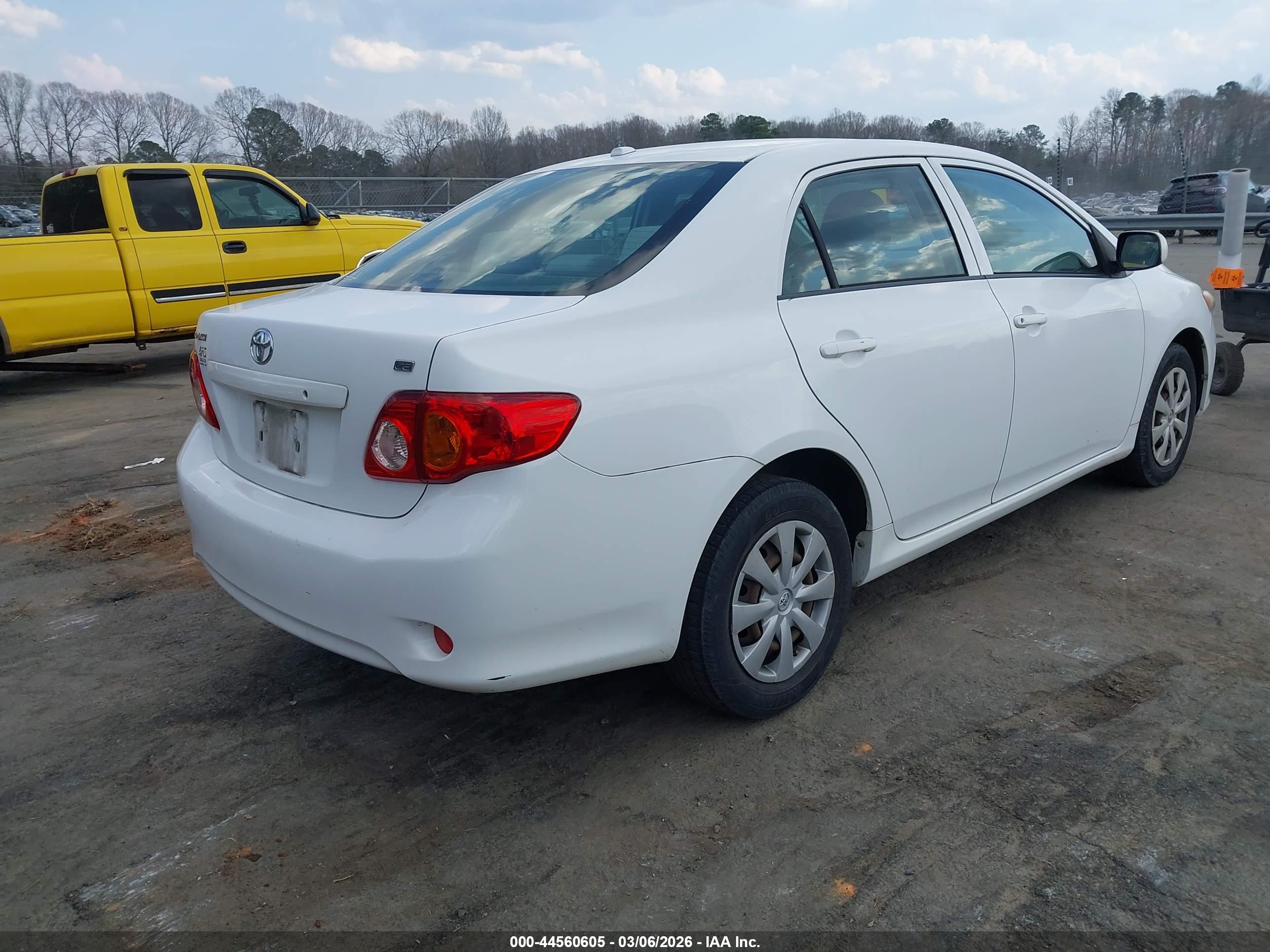 TOYOTA COROLLA image 4