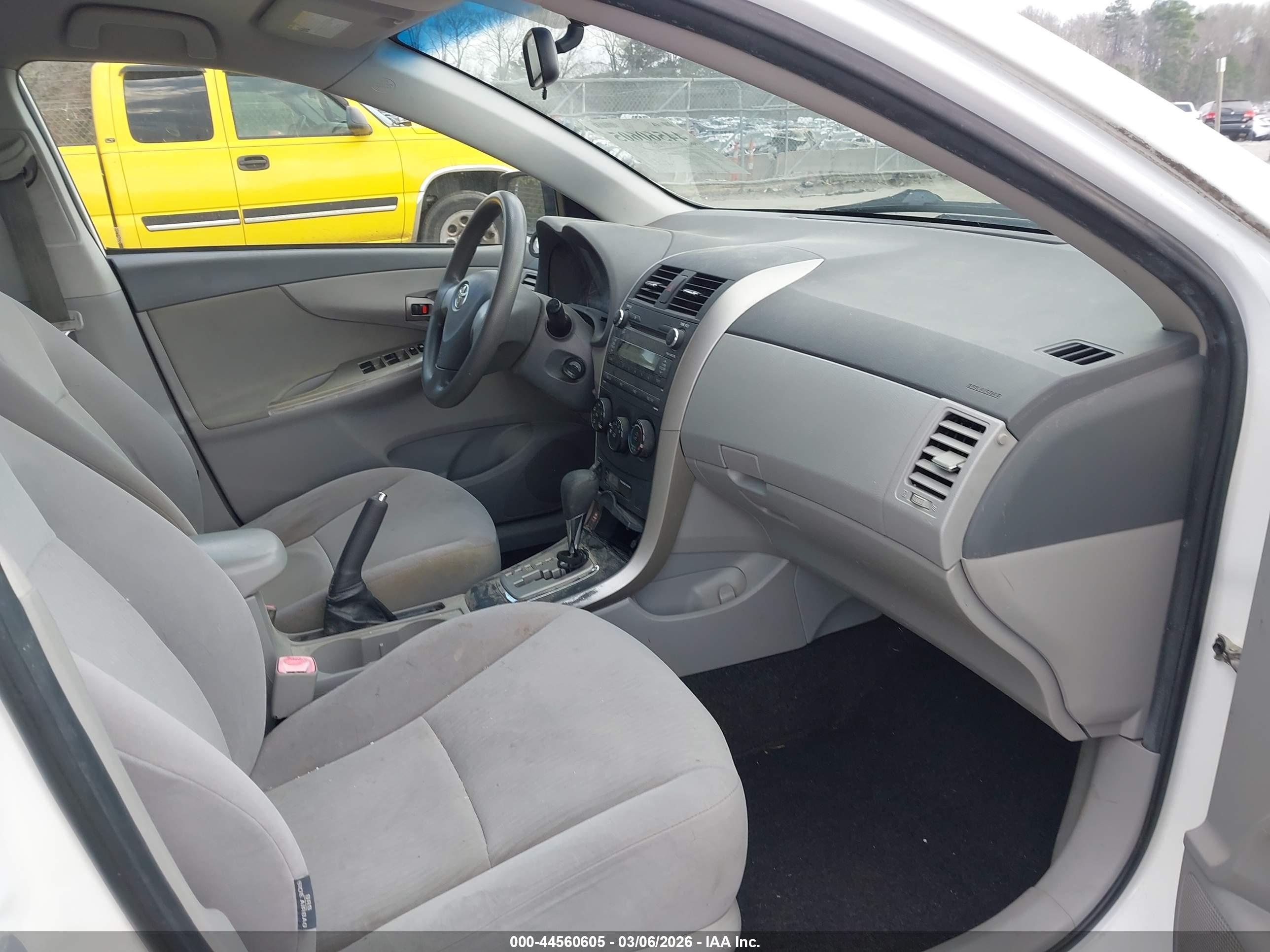 TOYOTA COROLLA image 5