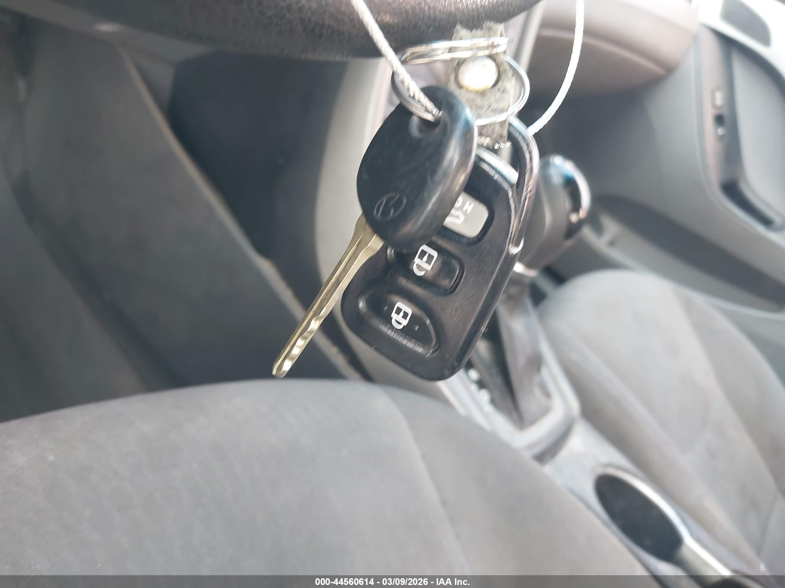 HYUNDAI ELANTRA image 11