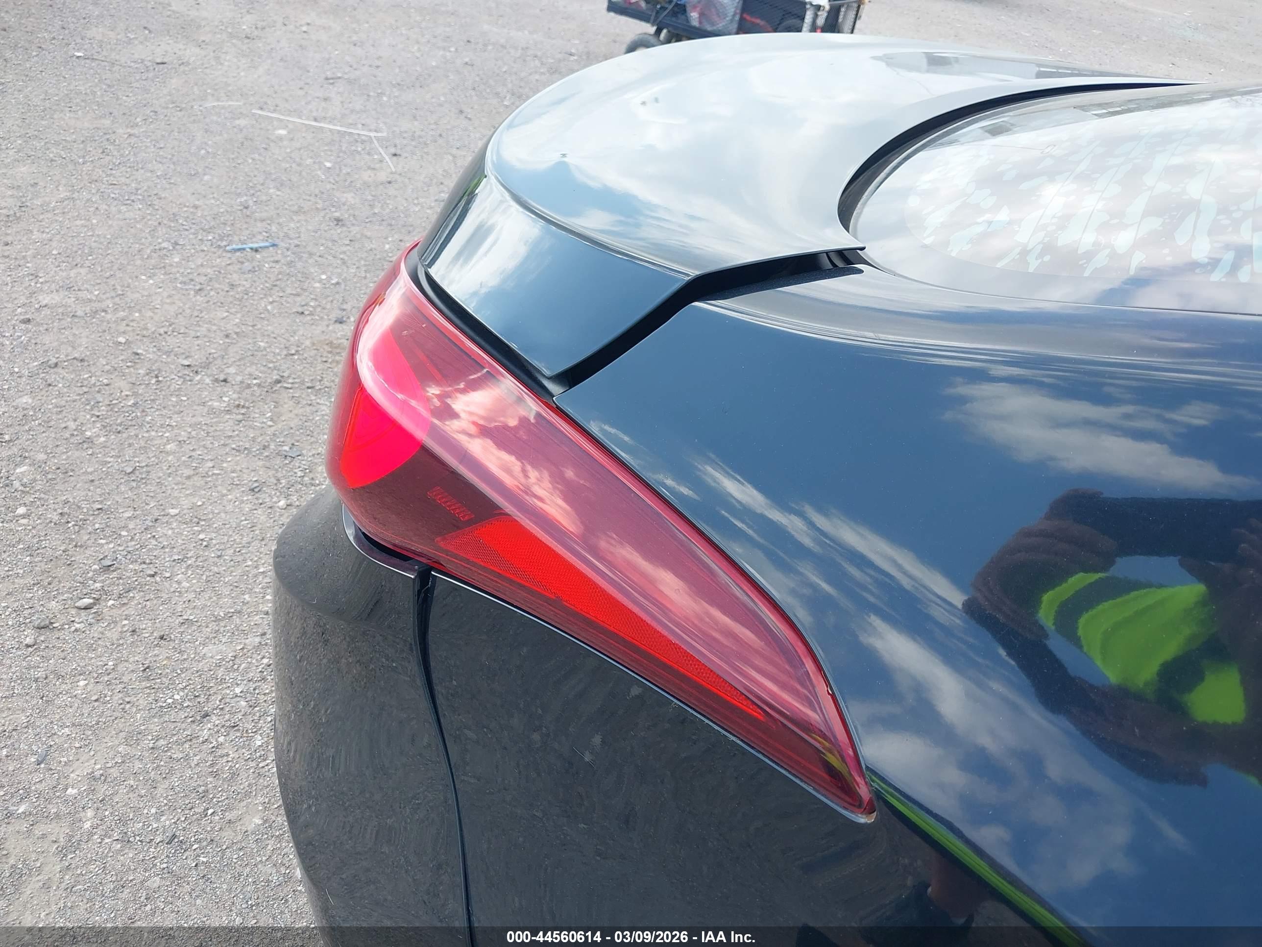 HYUNDAI ELANTRA image 6