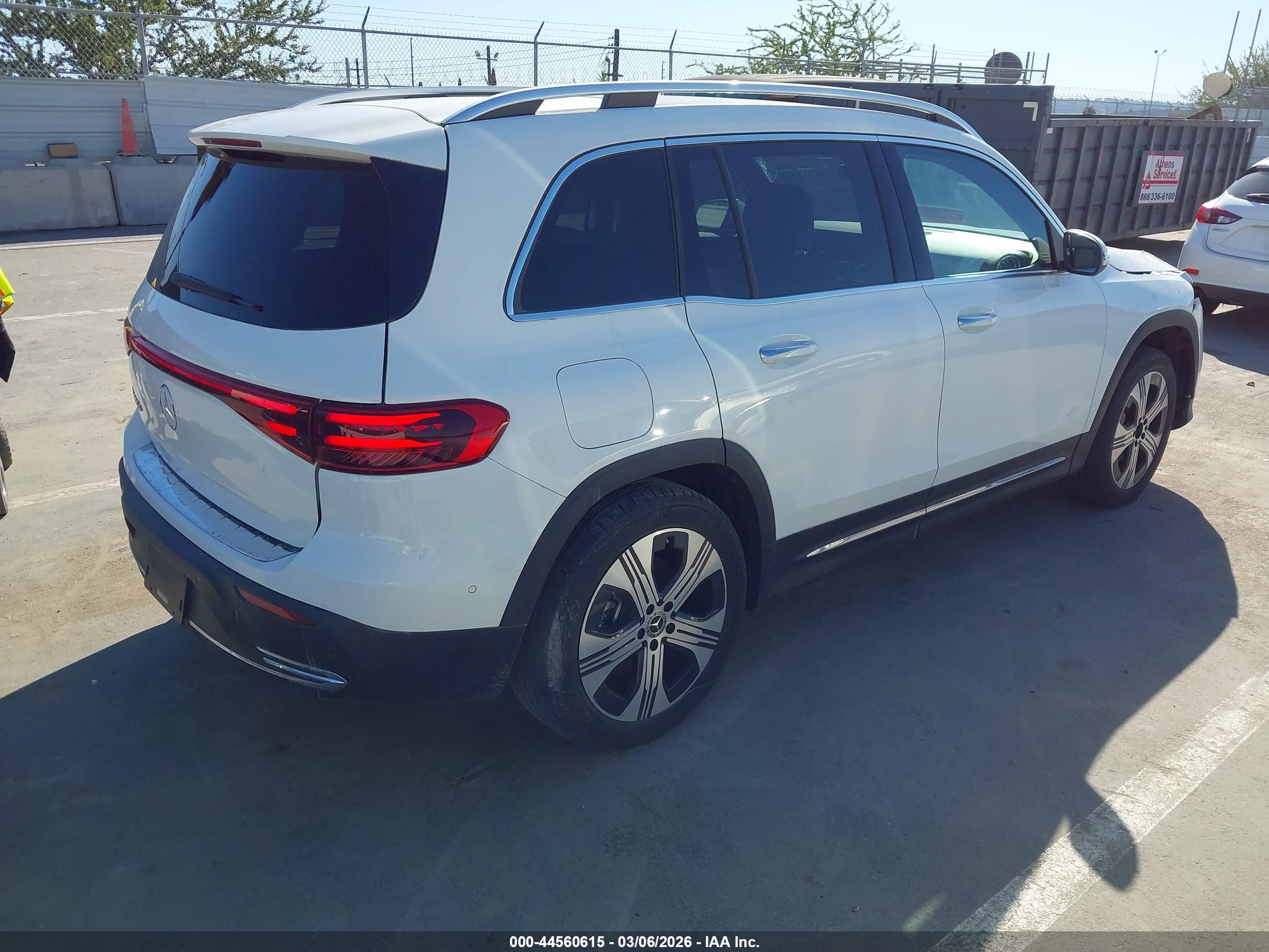 MERCEDES-BENZ EQB image 4