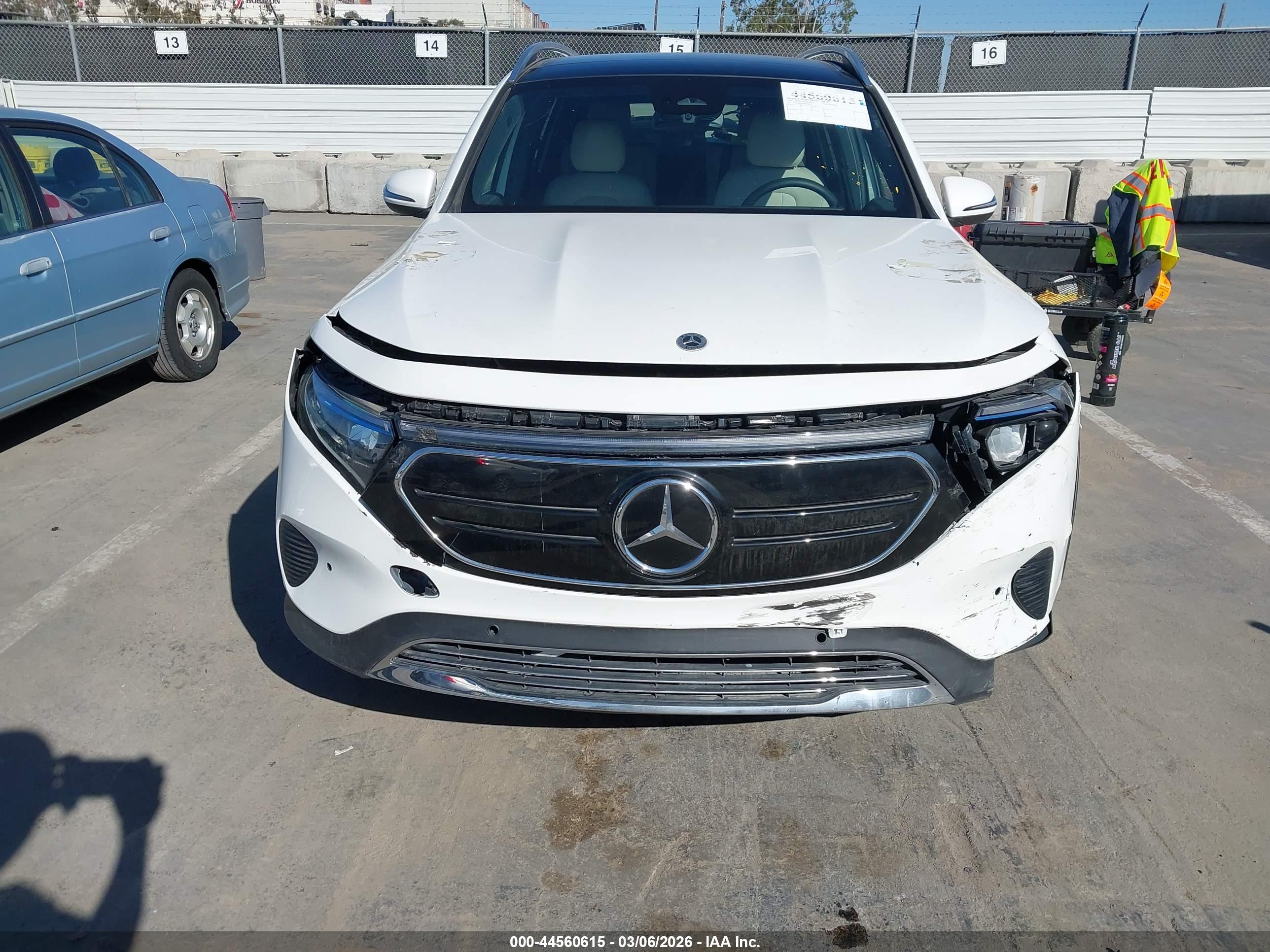 MERCEDES-BENZ EQB image 6
