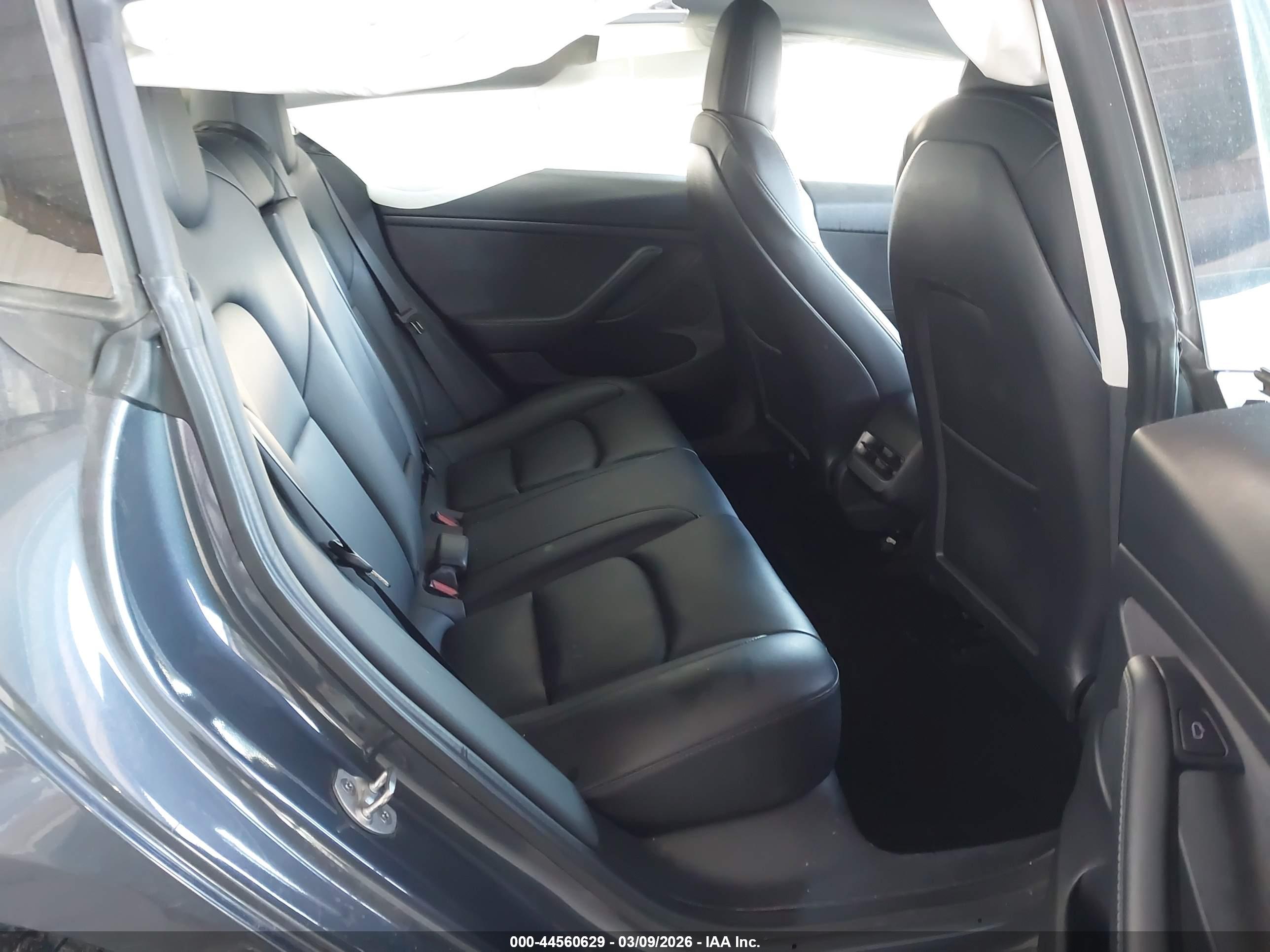 TESLA MODEL image 8