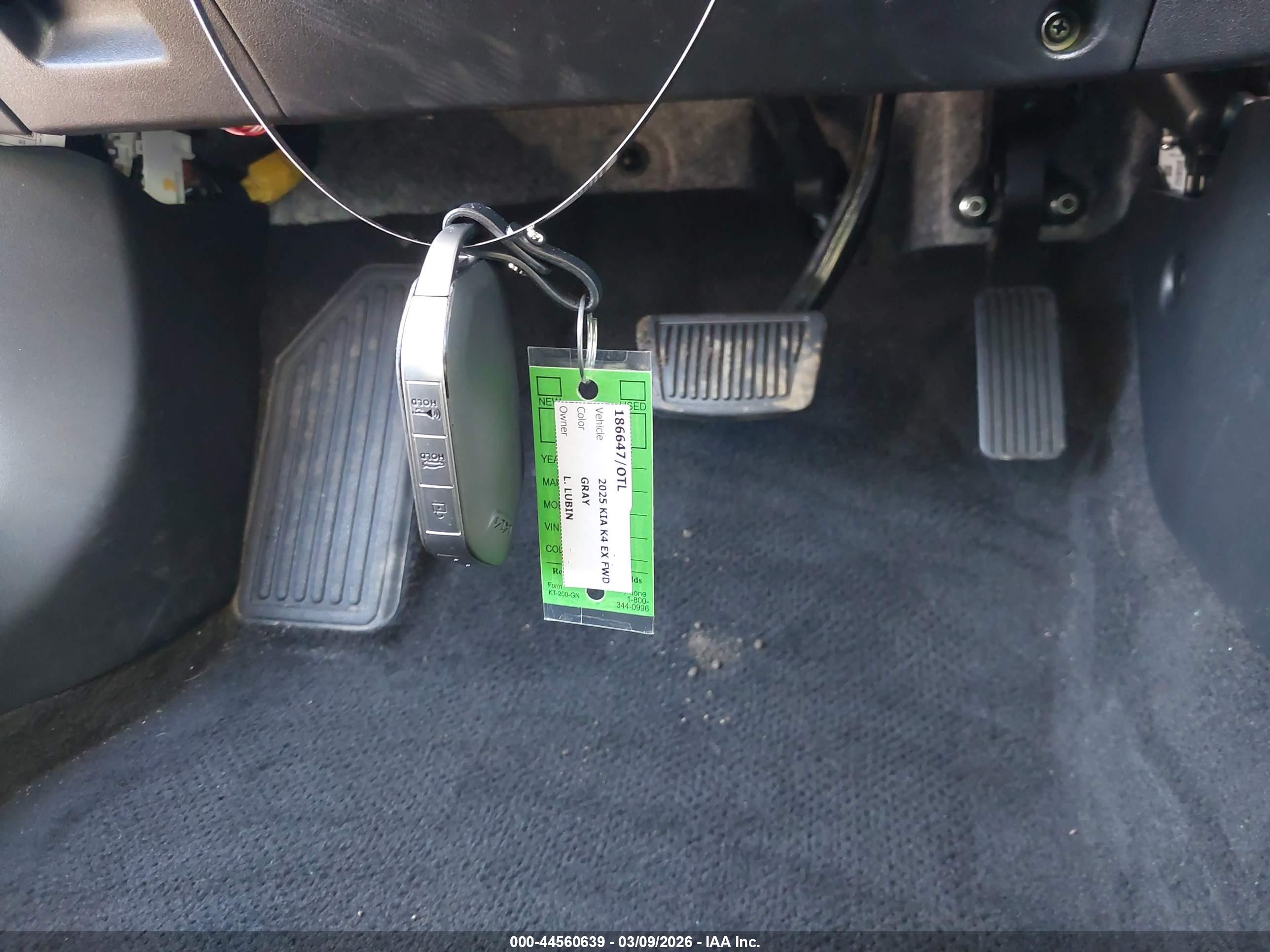 KIA K4 image 11