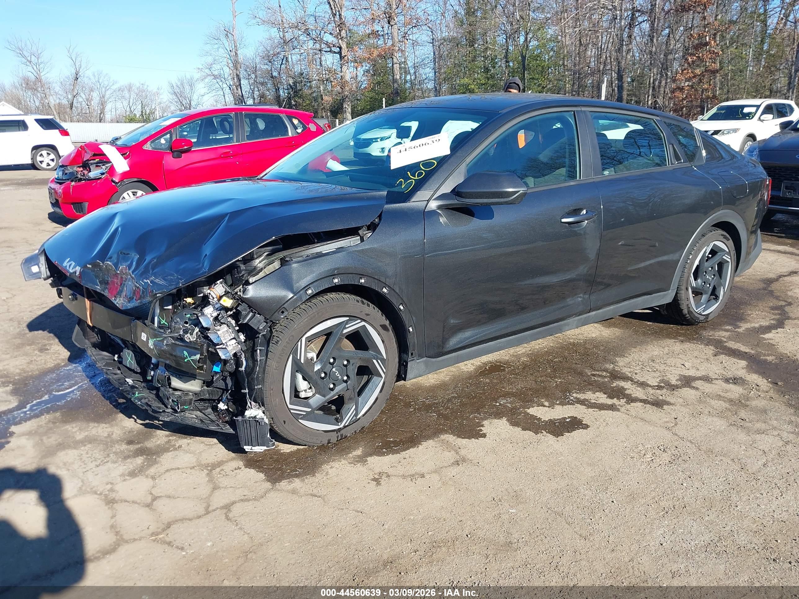 KIA K4 image 2