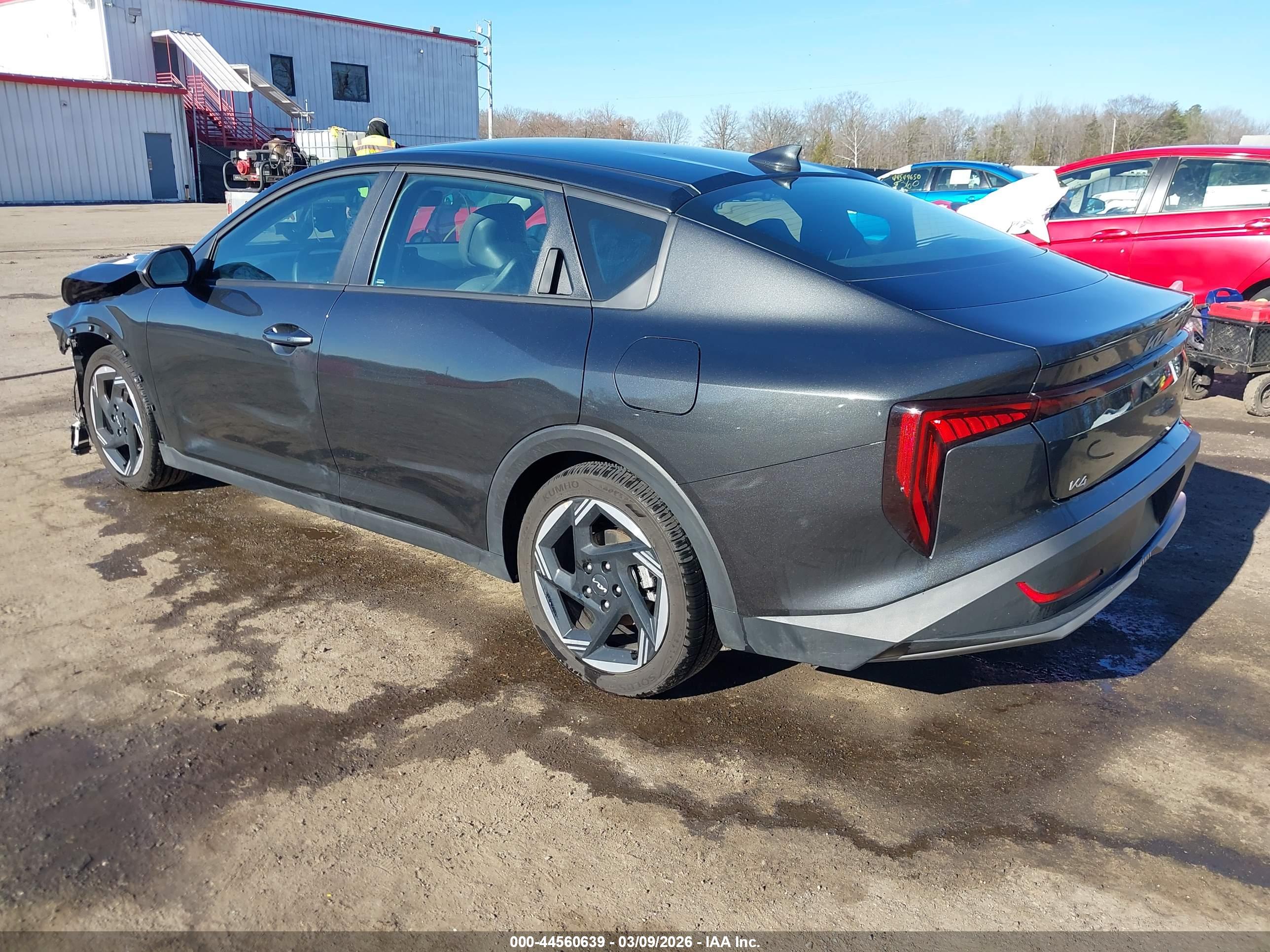 KIA K4 image 3