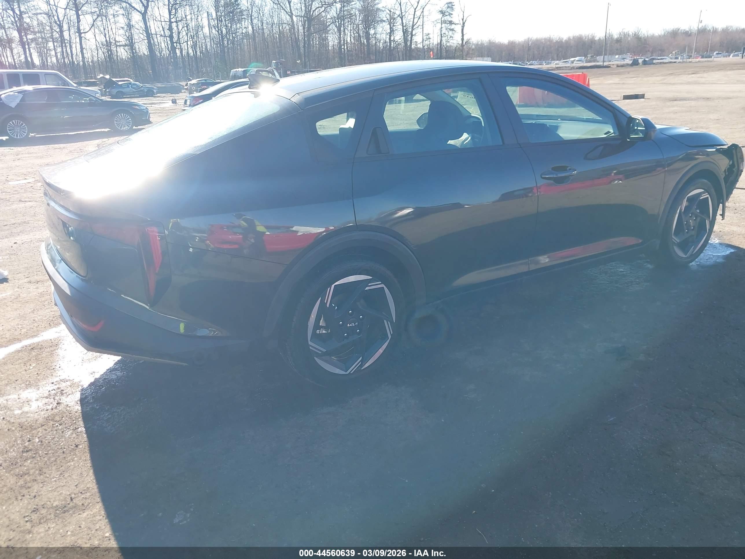 KIA K4 image 4