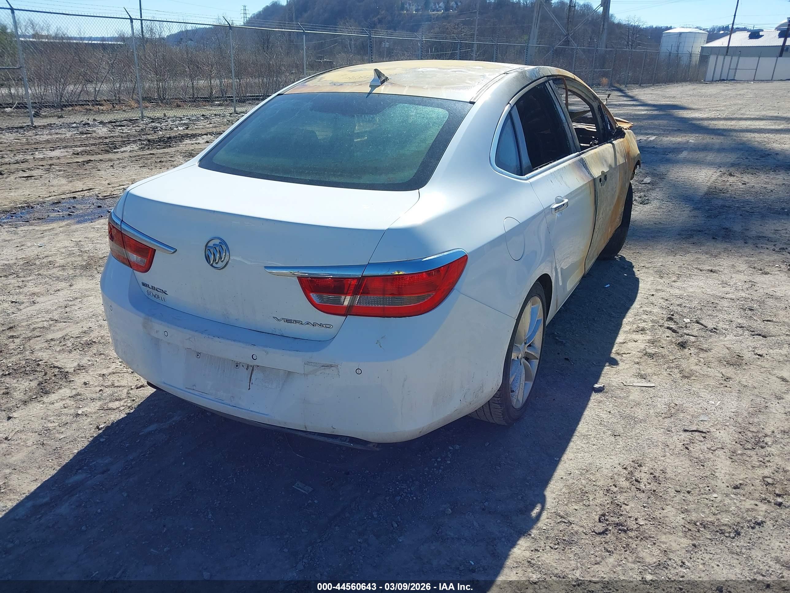BUICK VERANO image 4