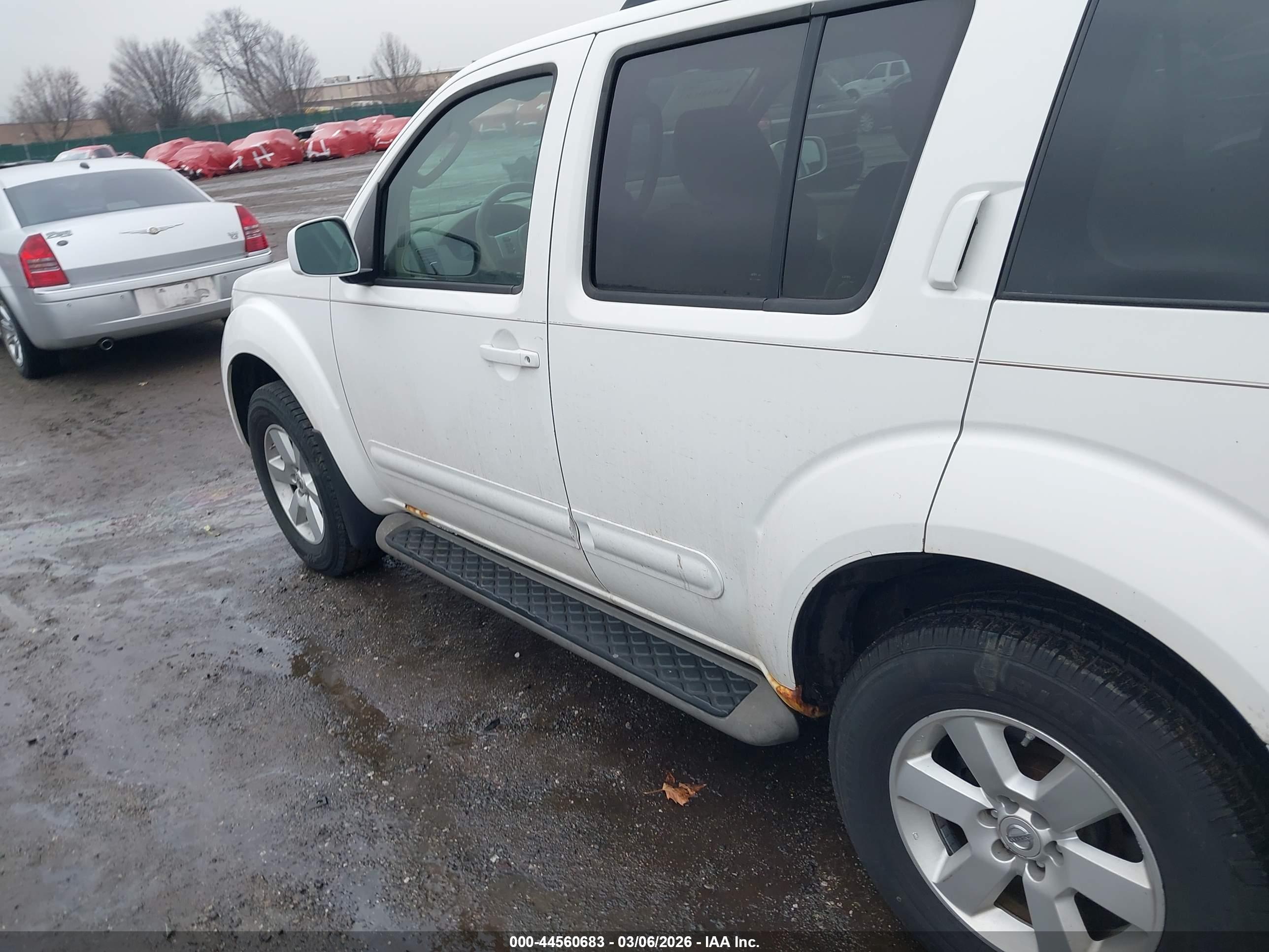 NISSAN PATHFINDER image 6