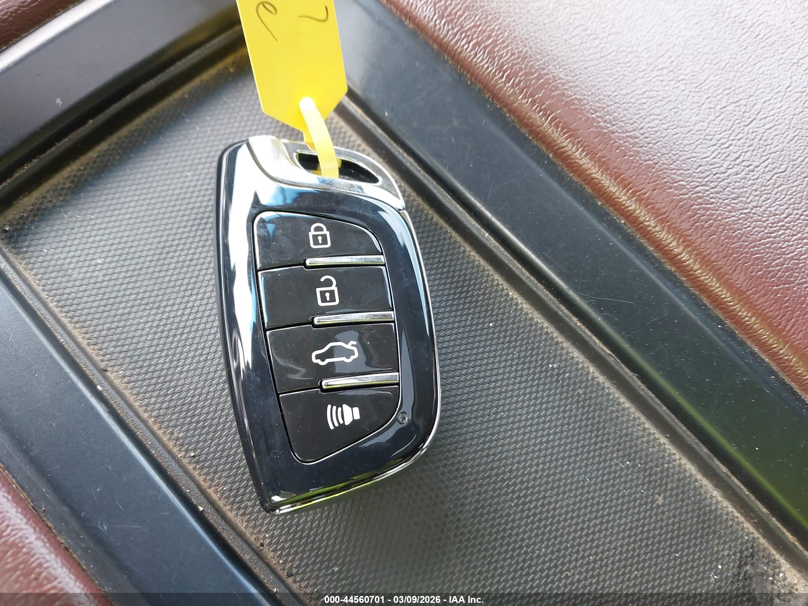 CHEVROLET TAHOE image 11