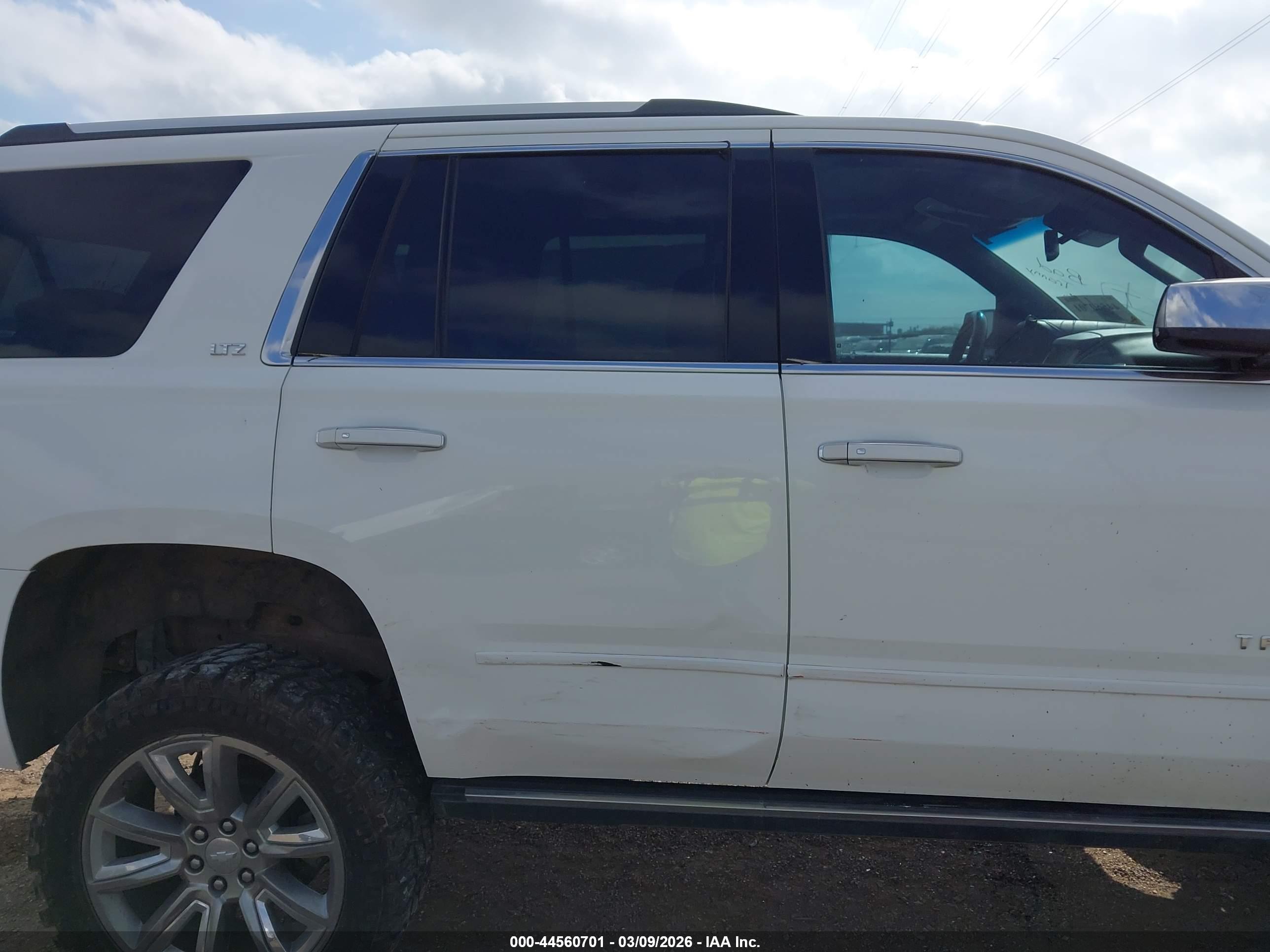 CHEVROLET TAHOE image 6