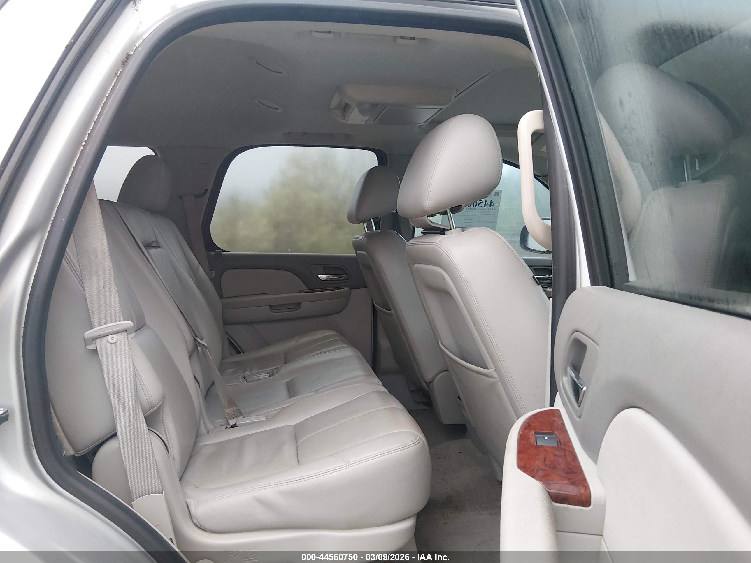 CHEVROLET TAHOE image 8