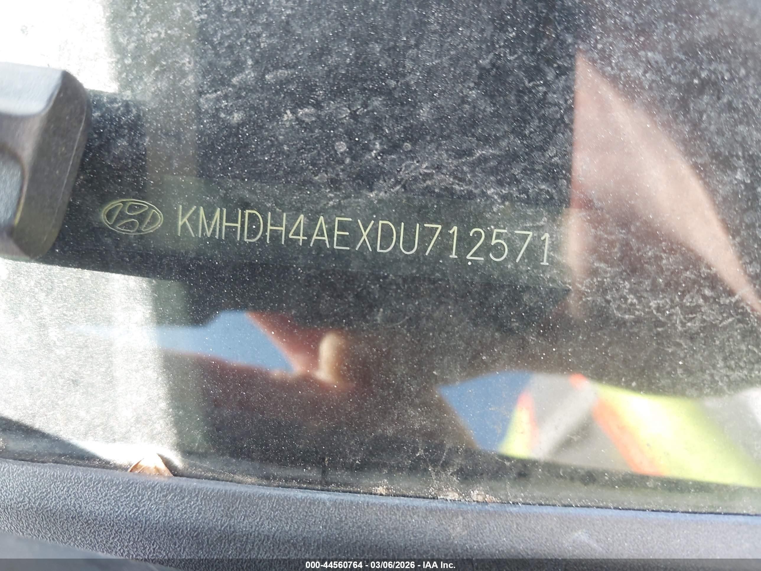 HYUNDAI ELANTRA image 9