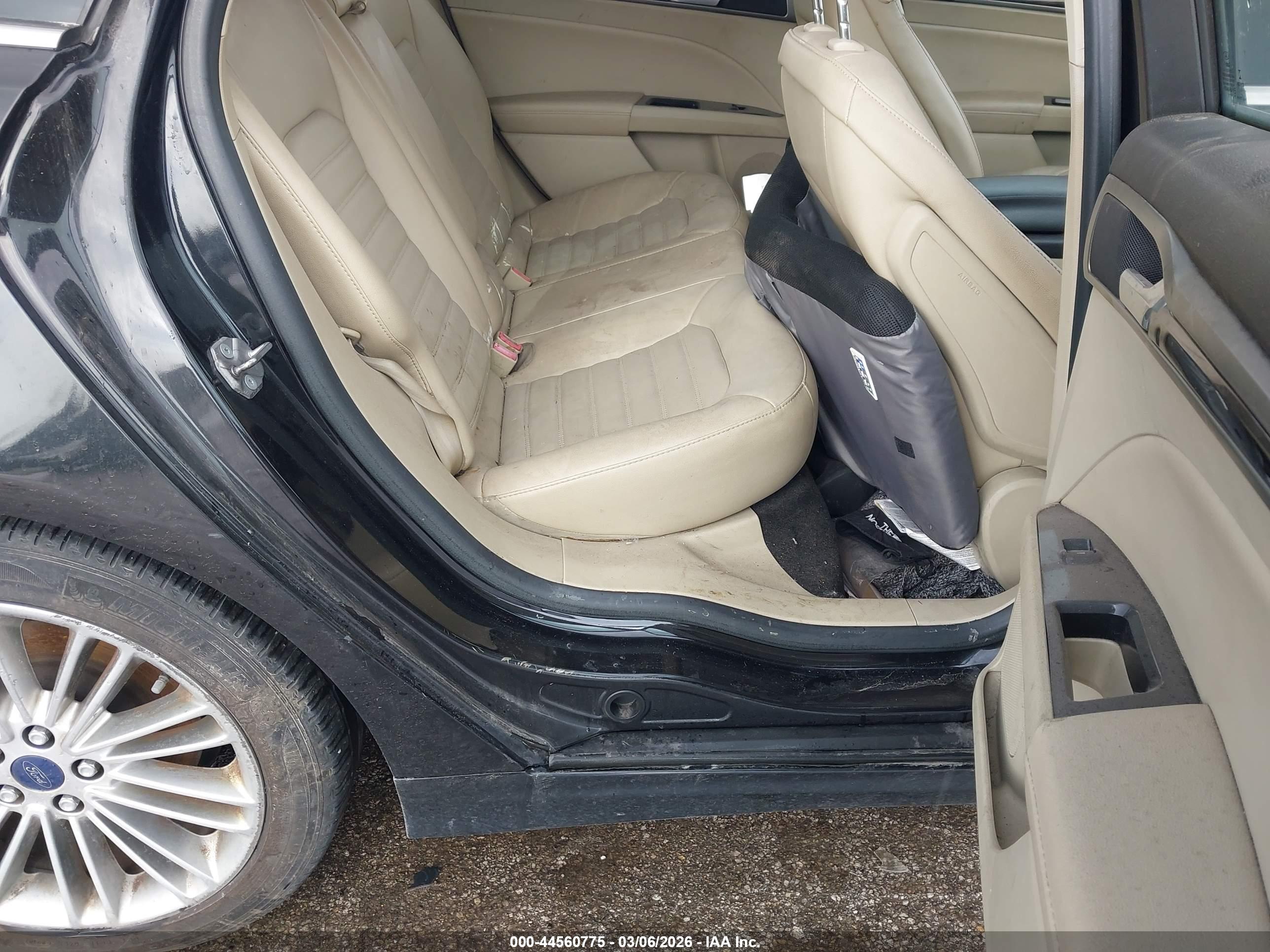 FORD FUSION image 8