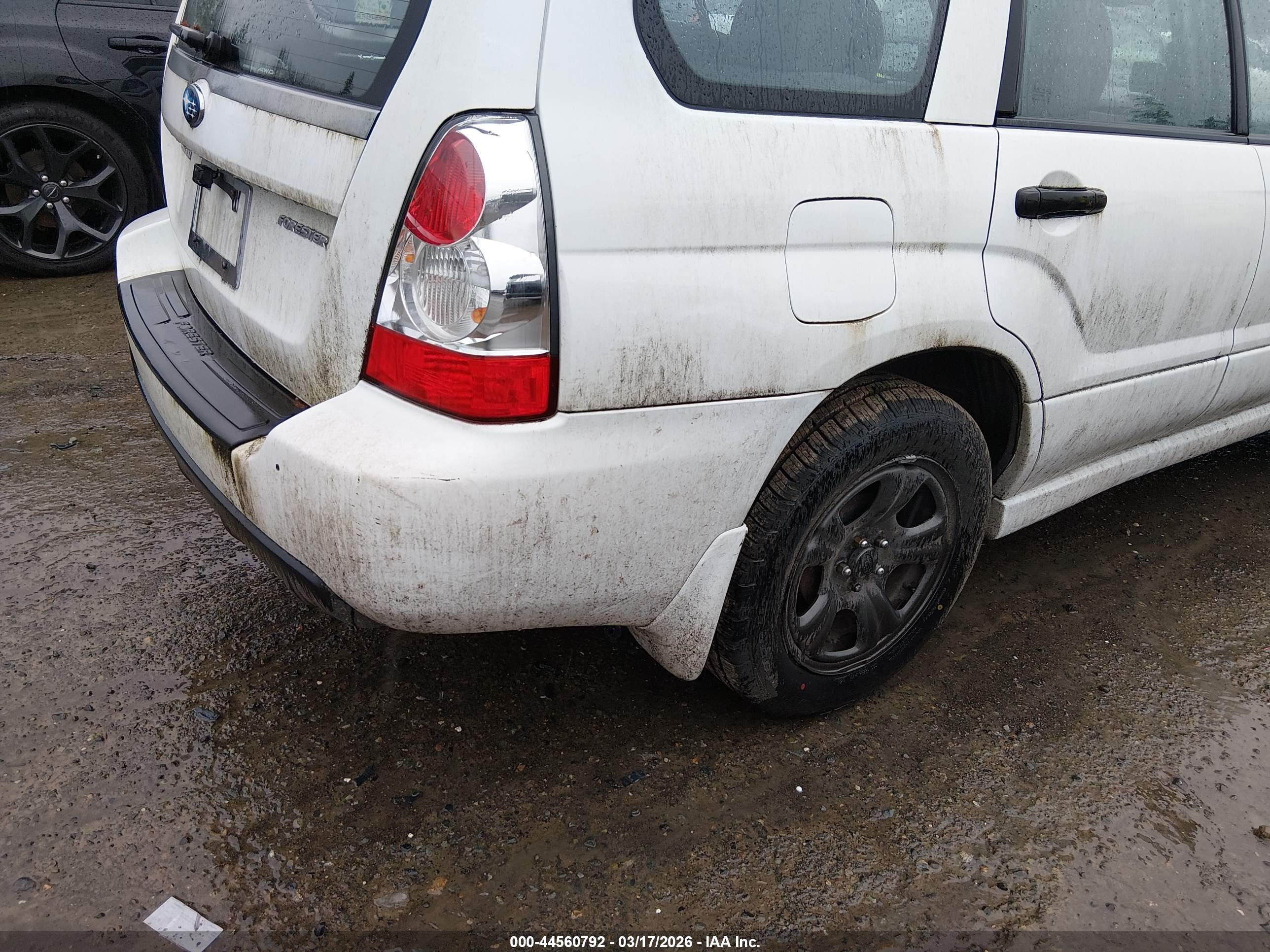 SUBARU FORESTER image 6