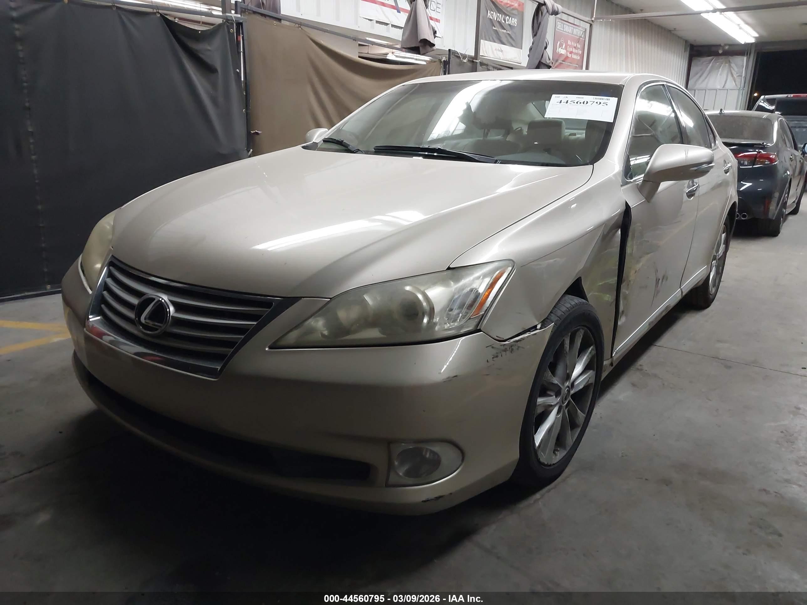 LEXUS ES image 2