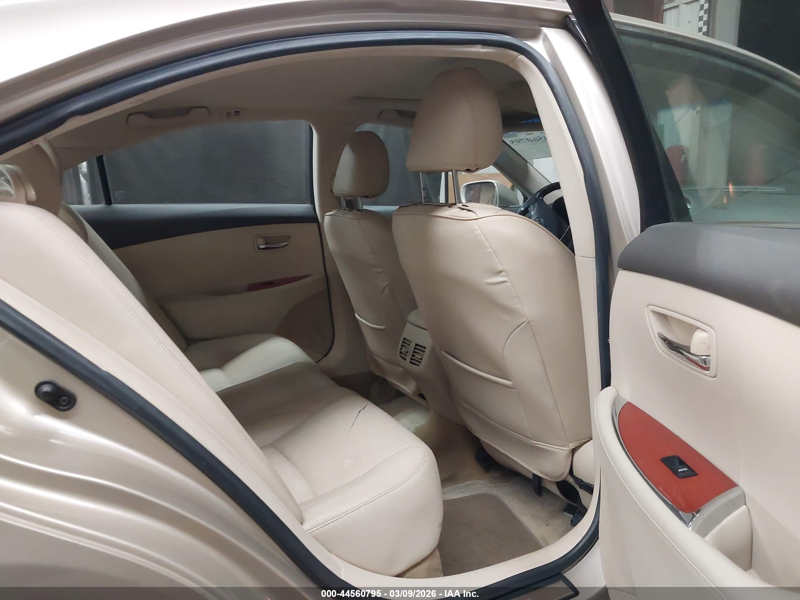 LEXUS ES image 8