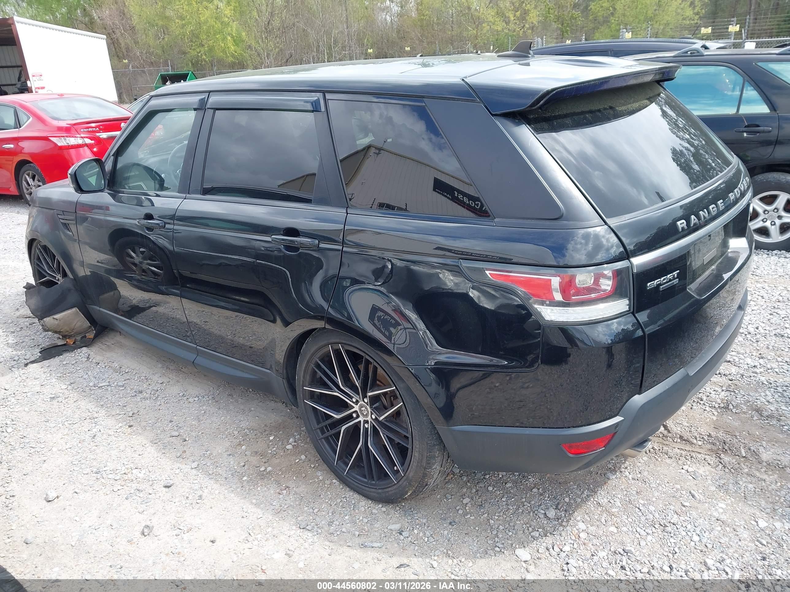 LAND ROVER image 3