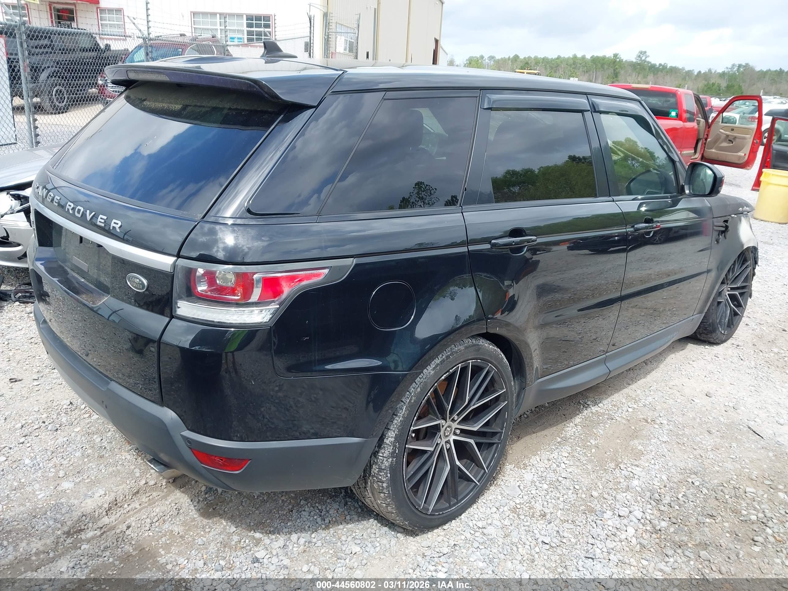 LAND ROVER image 4