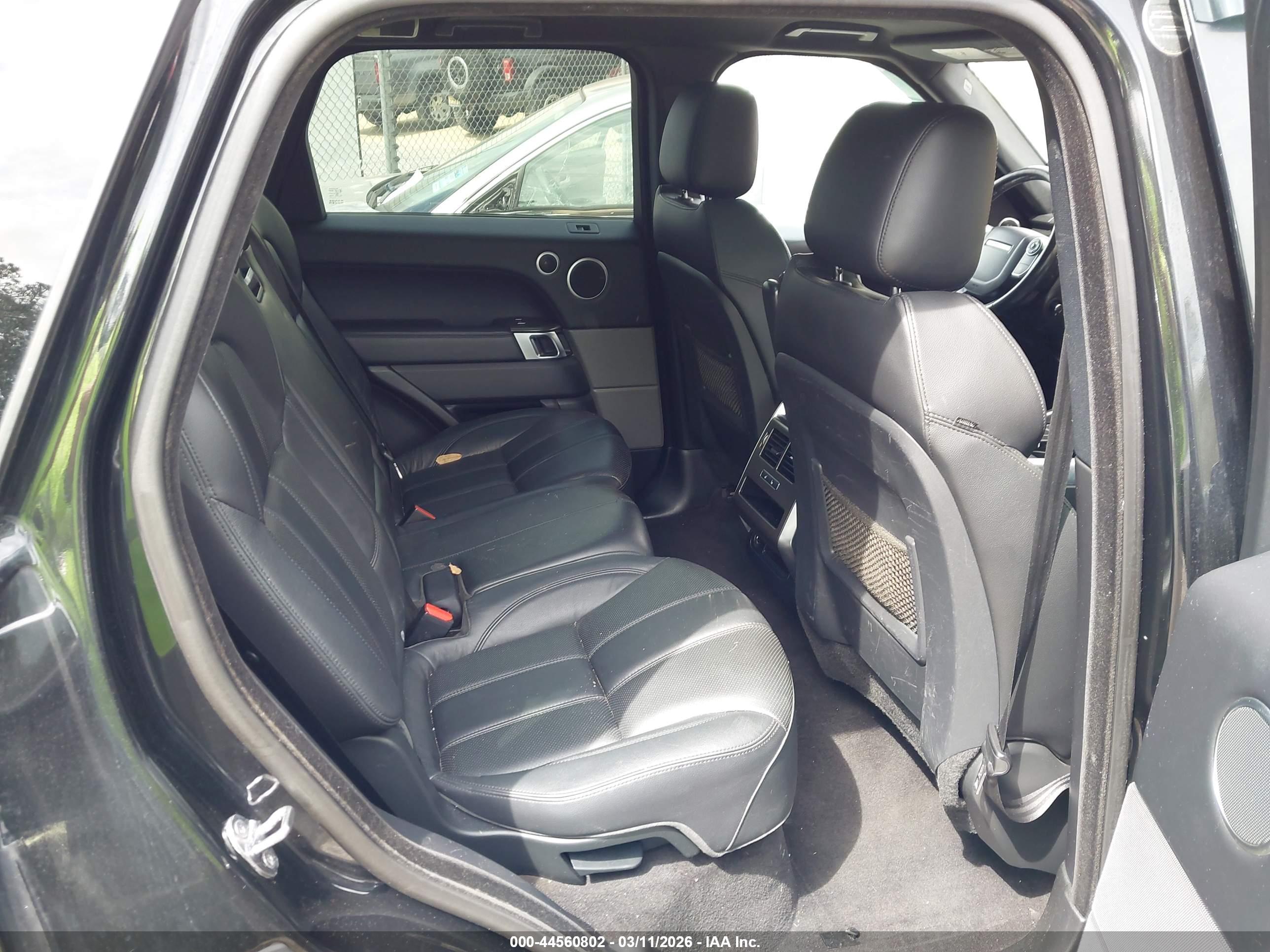 LAND ROVER image 8