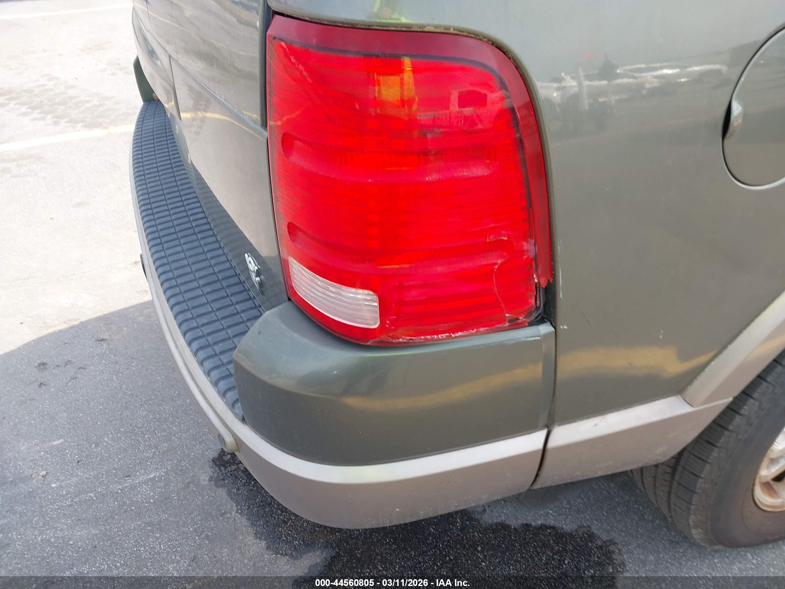 FORD EXPLORER image 6