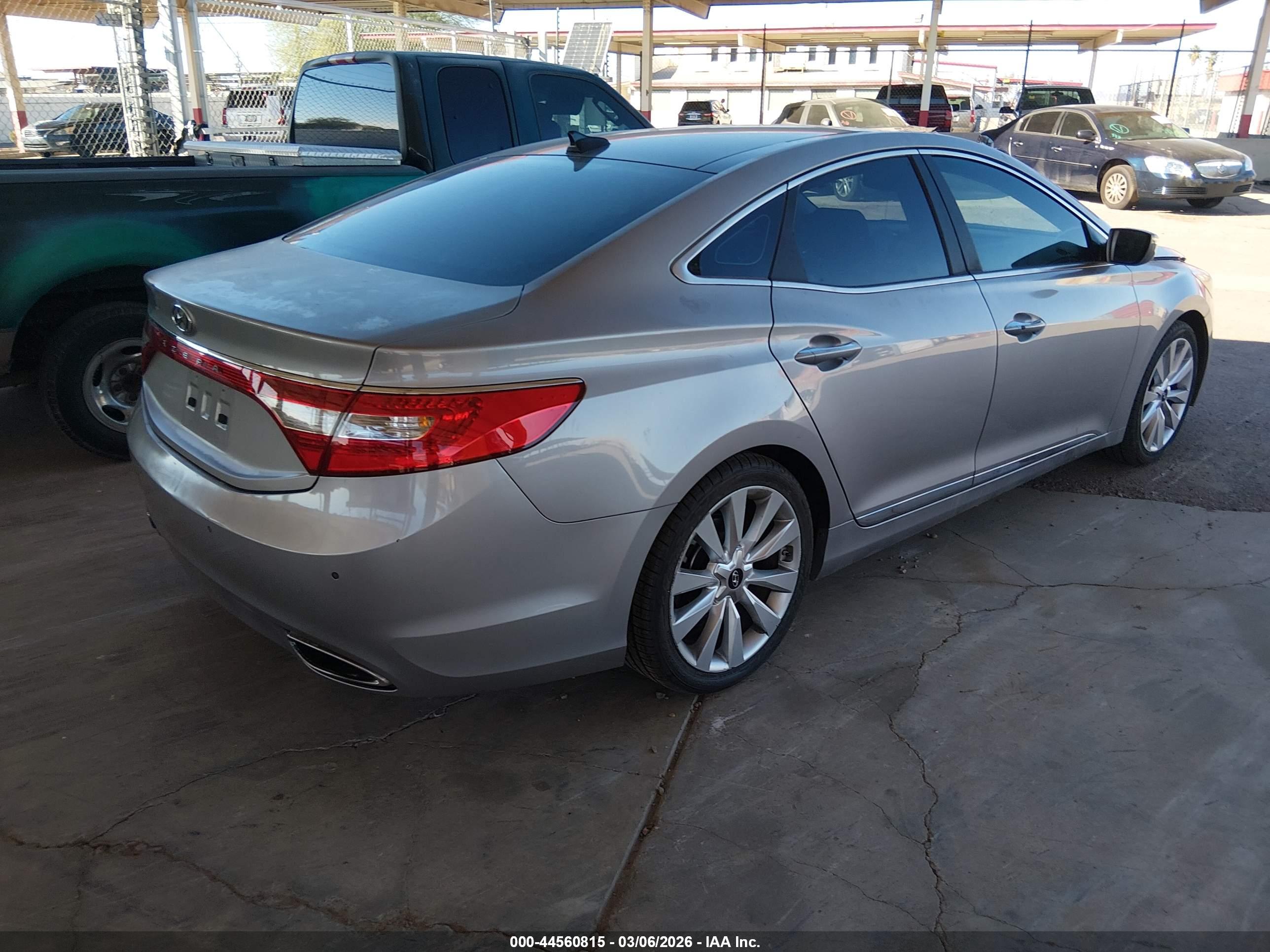 HYUNDAI AZERA image 4