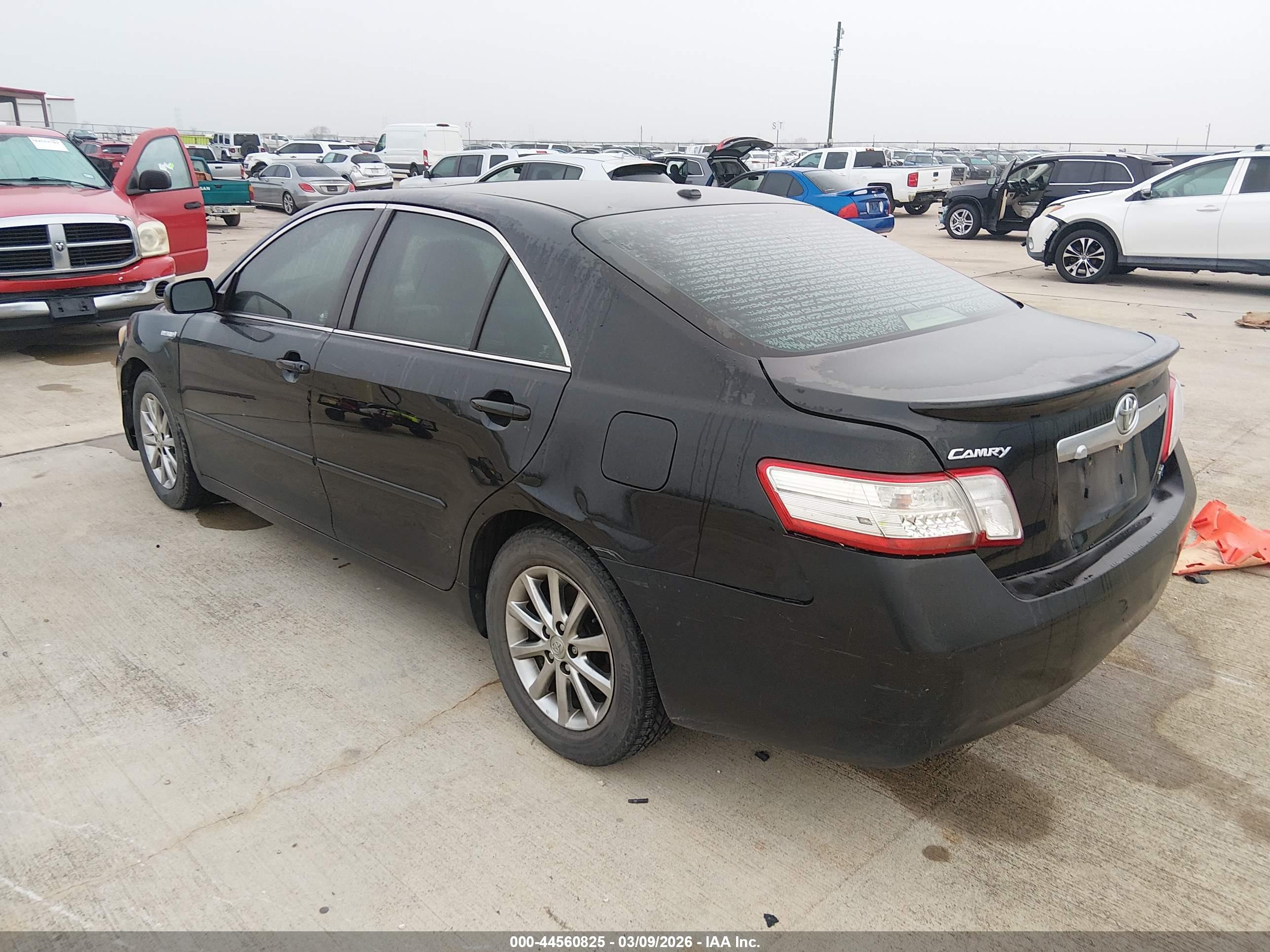 TOYOTA CAMRY image 3