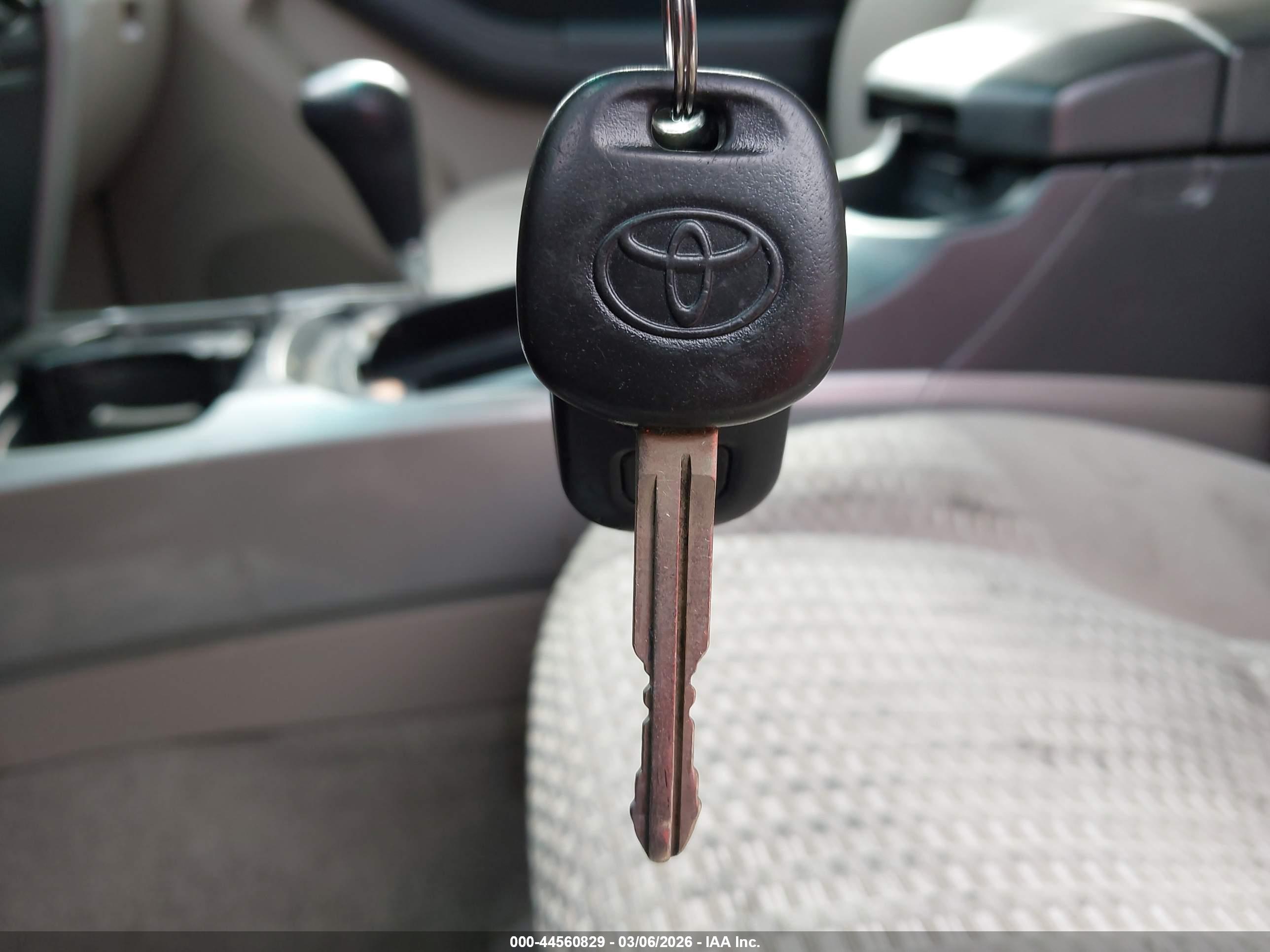 TOYOTA 4RUNNER image 11