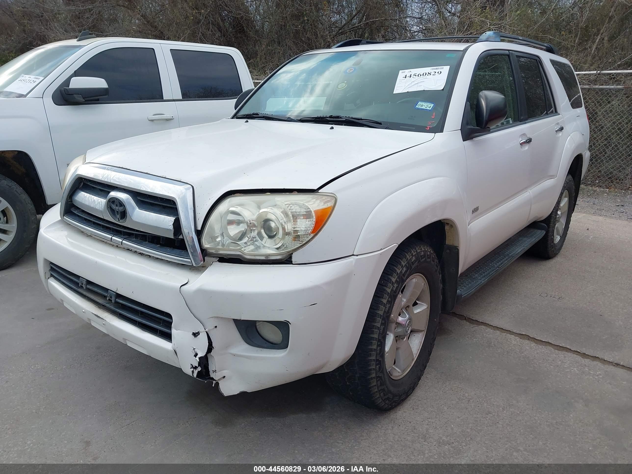 TOYOTA 4RUNNER image 2