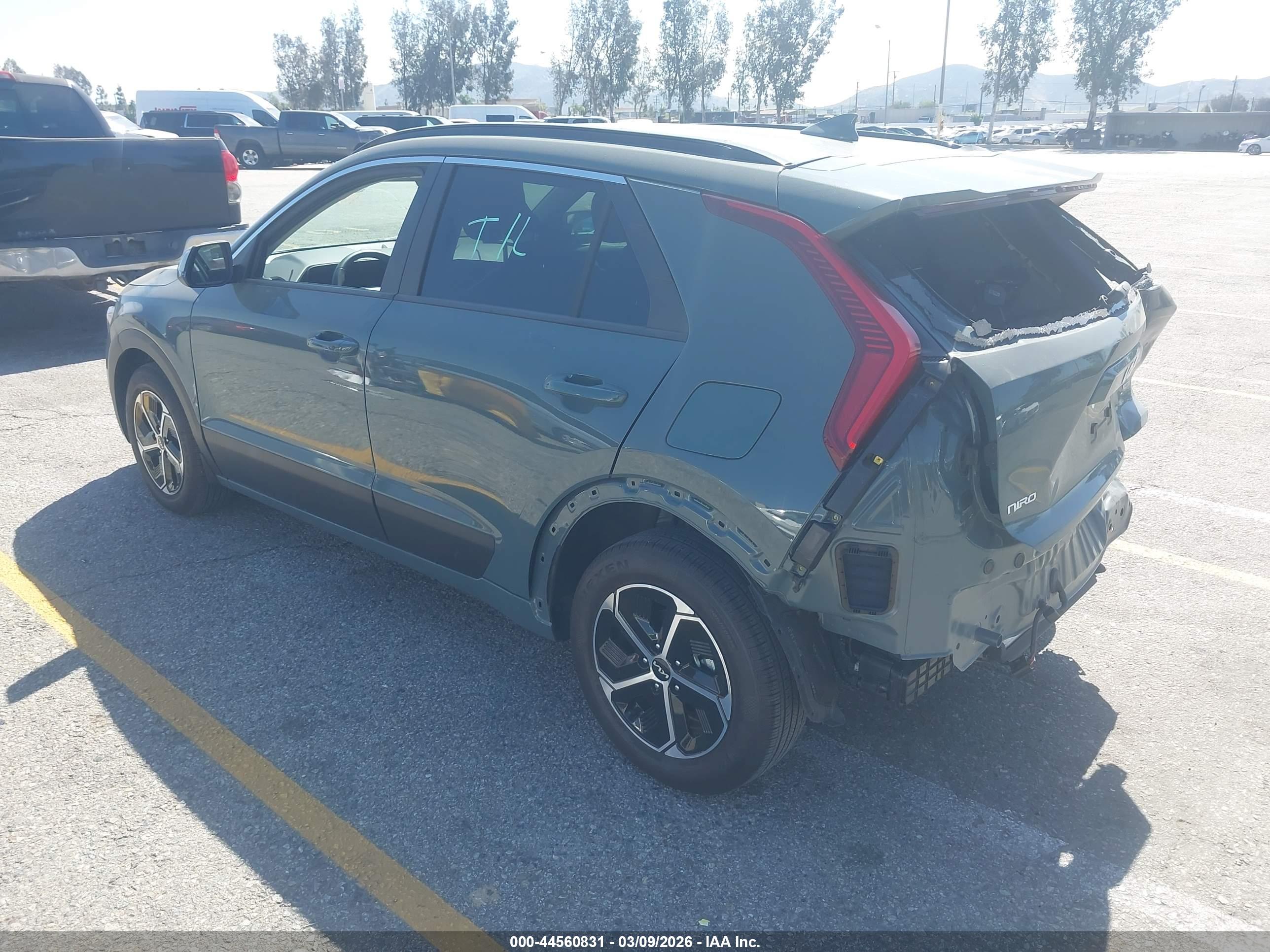 KIA NIRO image 3