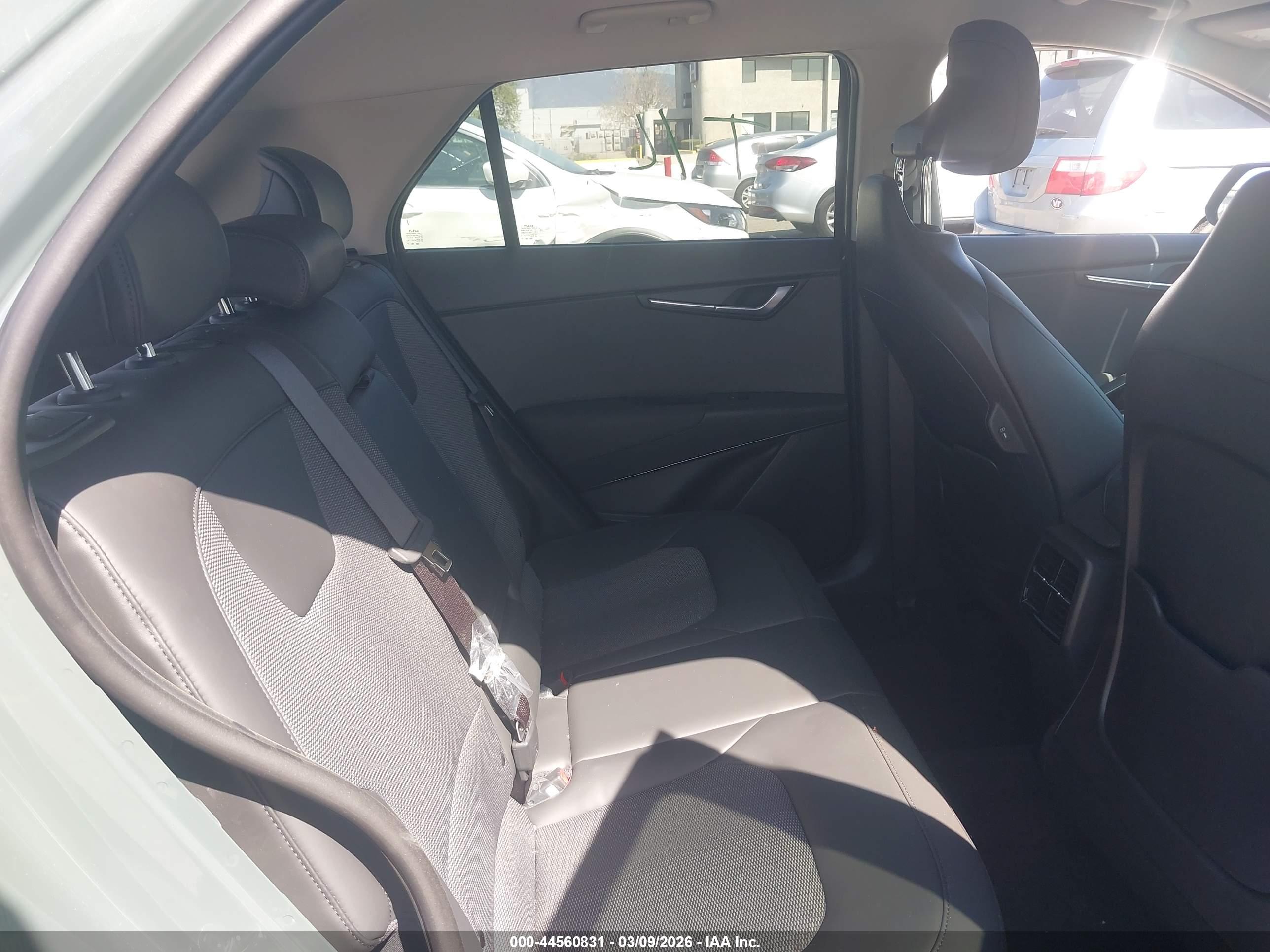 KIA NIRO image 8