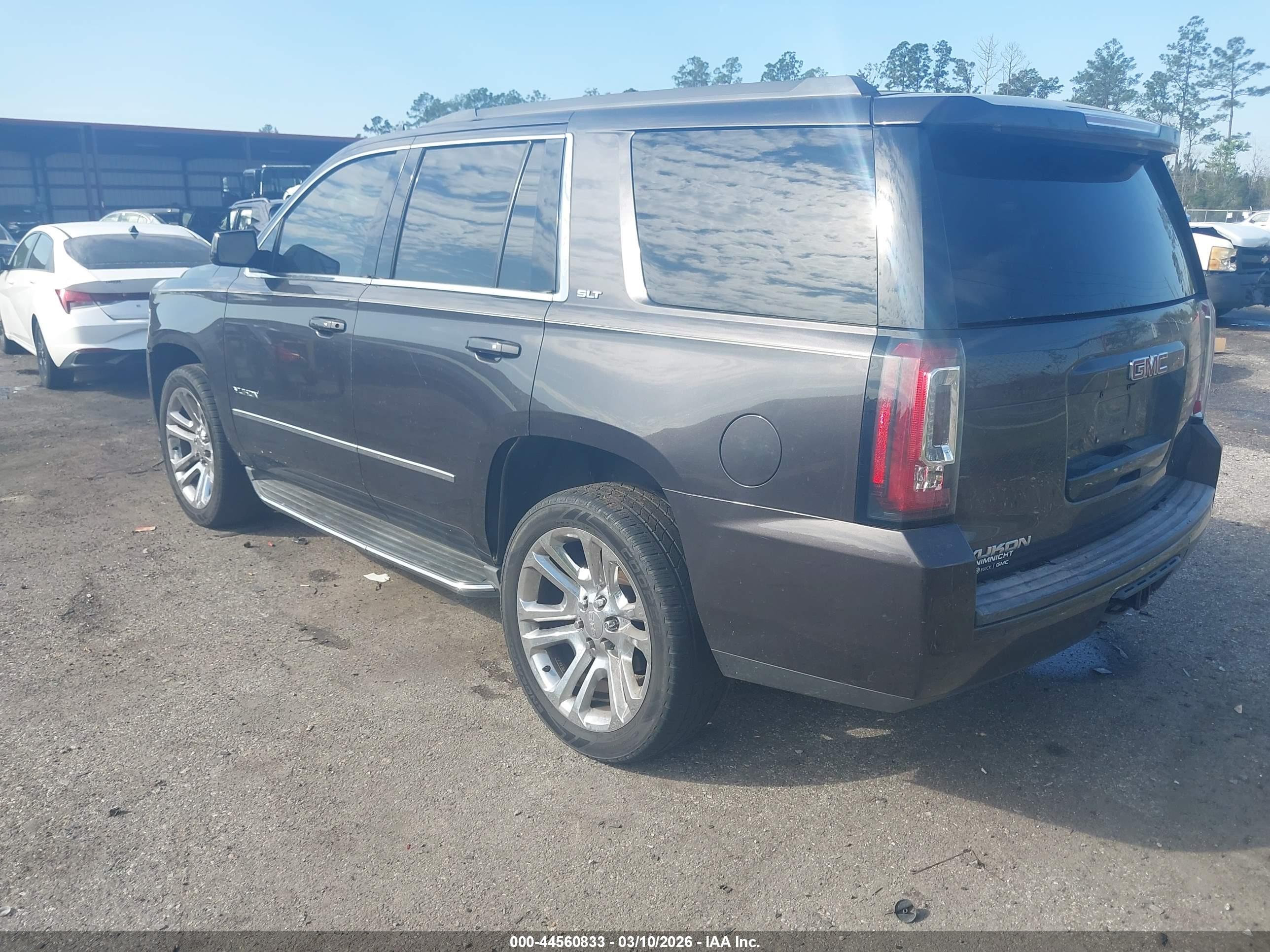GMC YUKON image 3