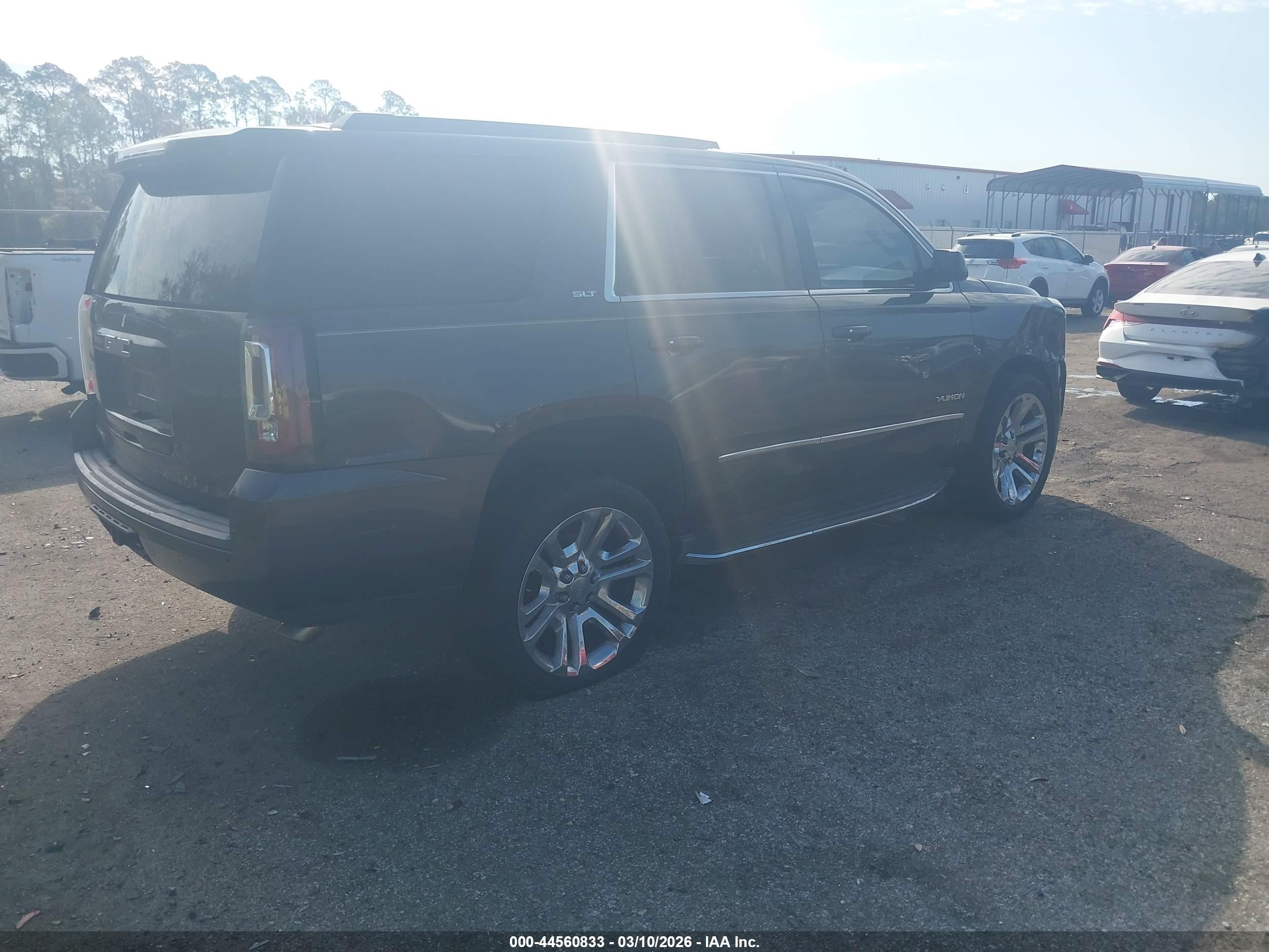 GMC YUKON image 4