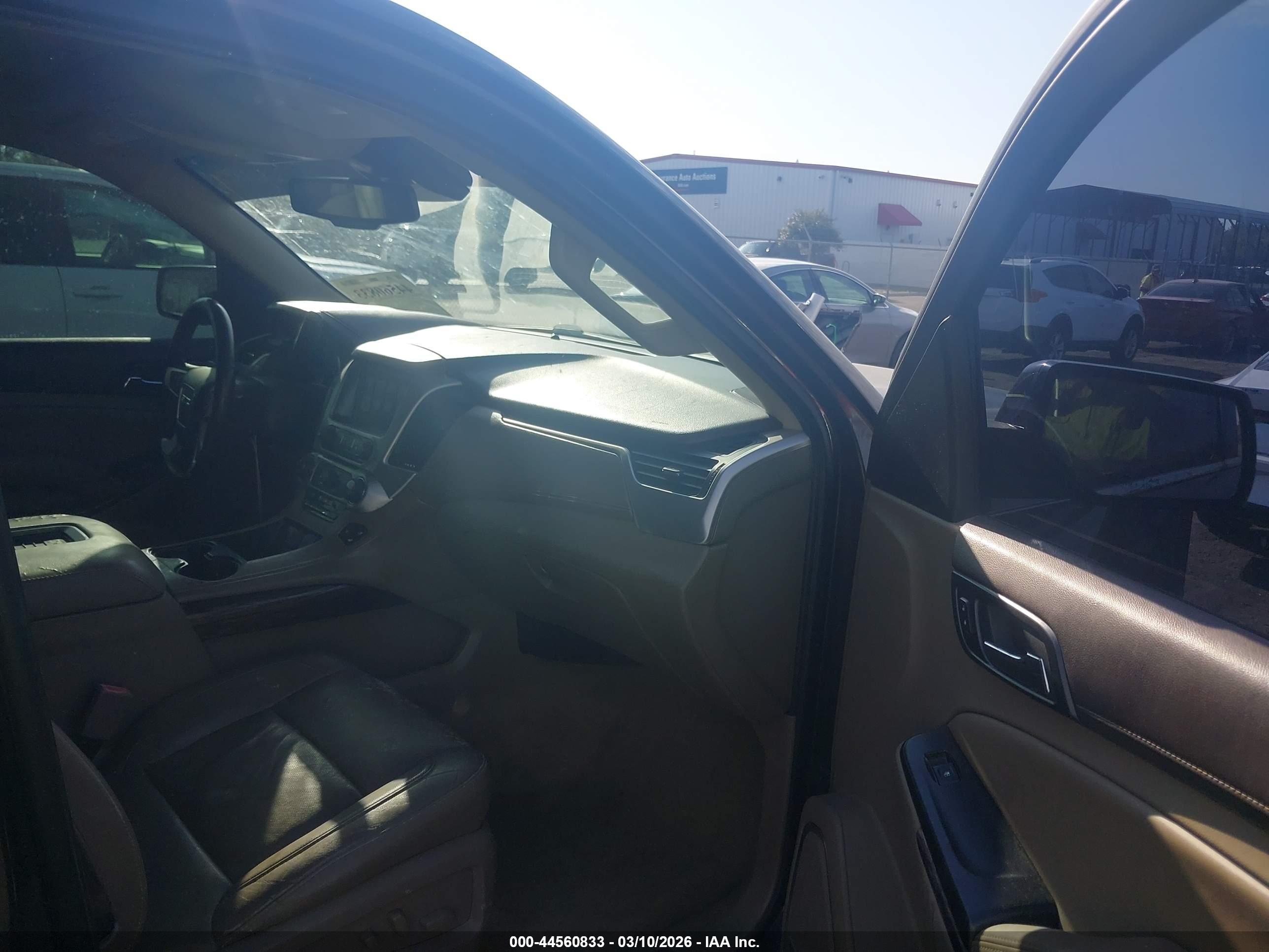 GMC YUKON image 5