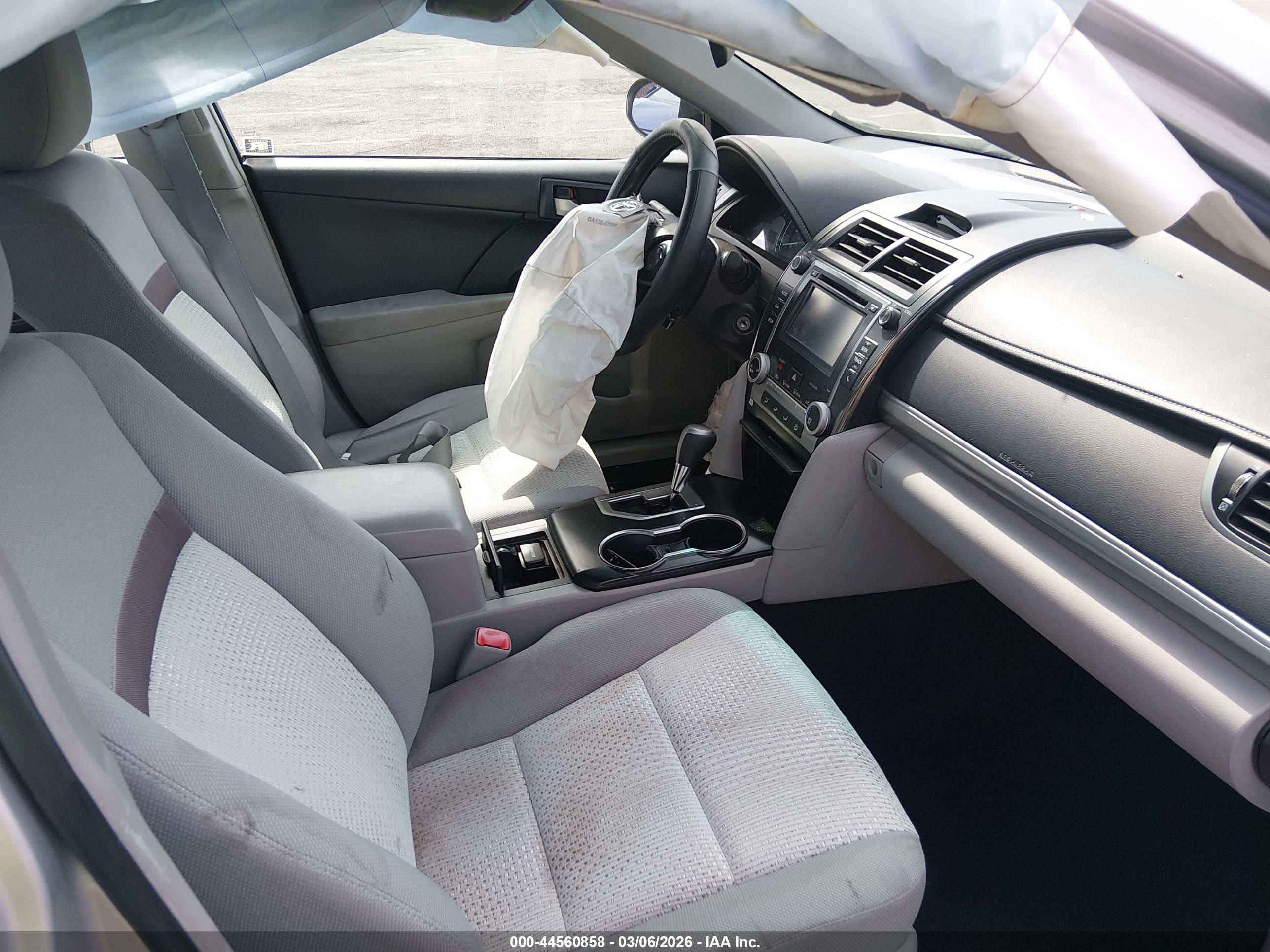 TOYOTA CAMRY image 5