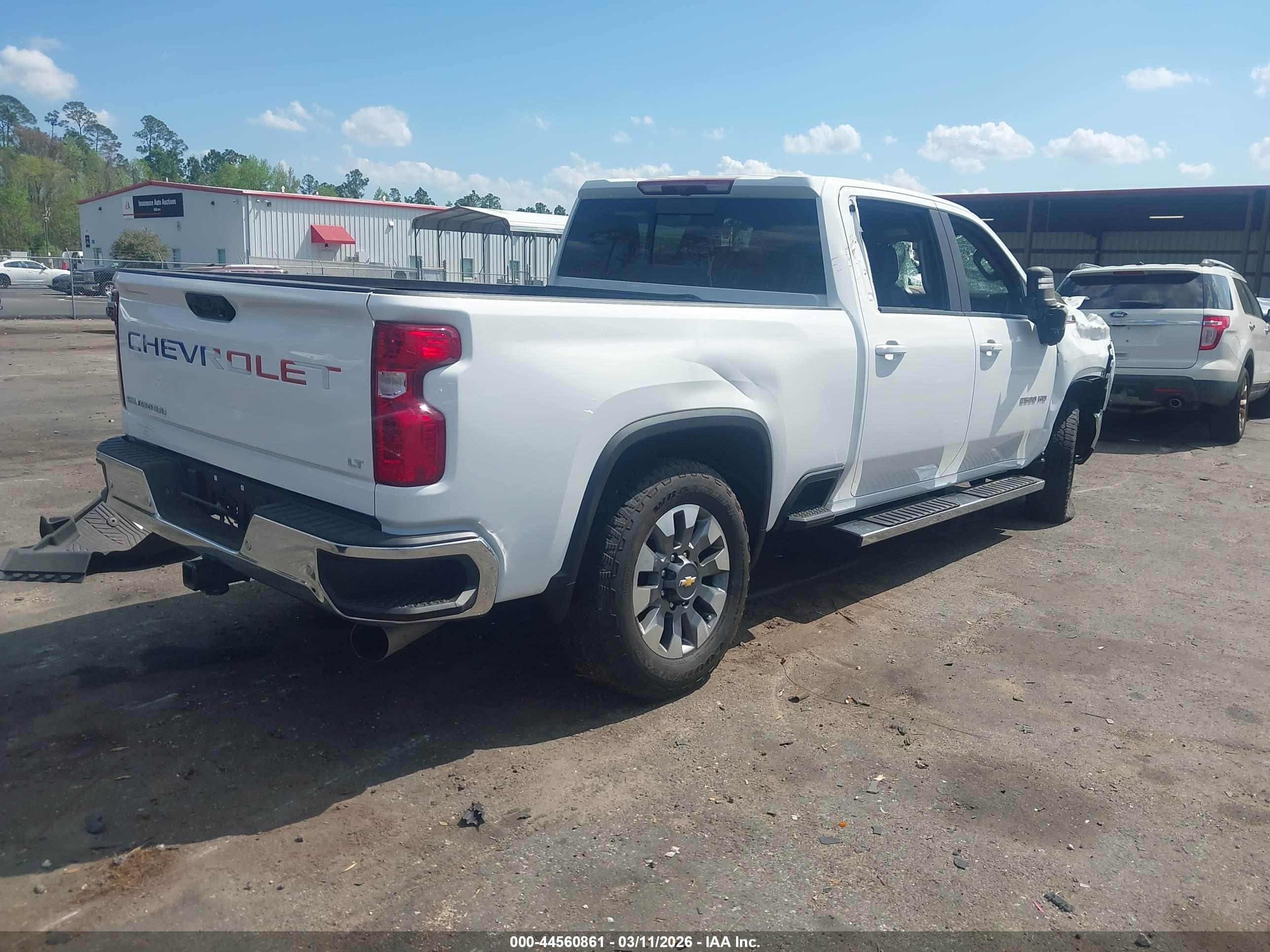 CHEVROLET SILVERADO image 4