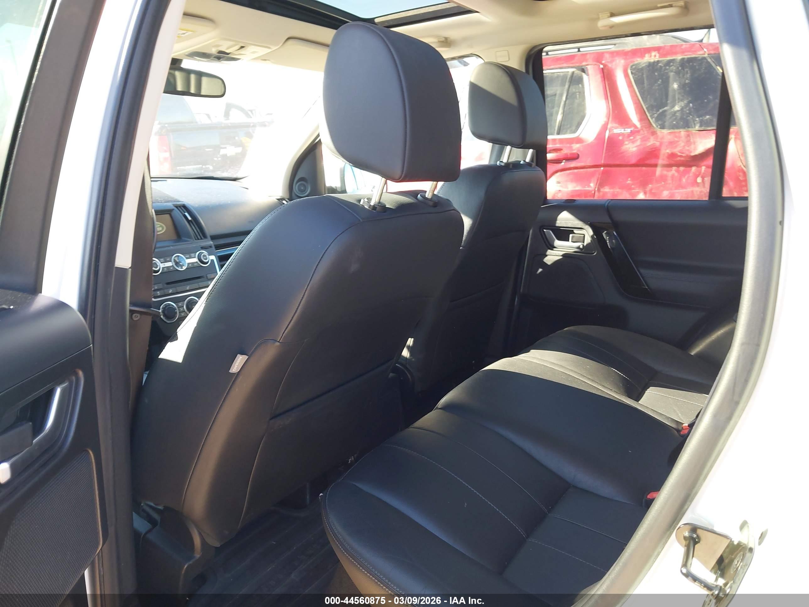 LAND ROVER image 8