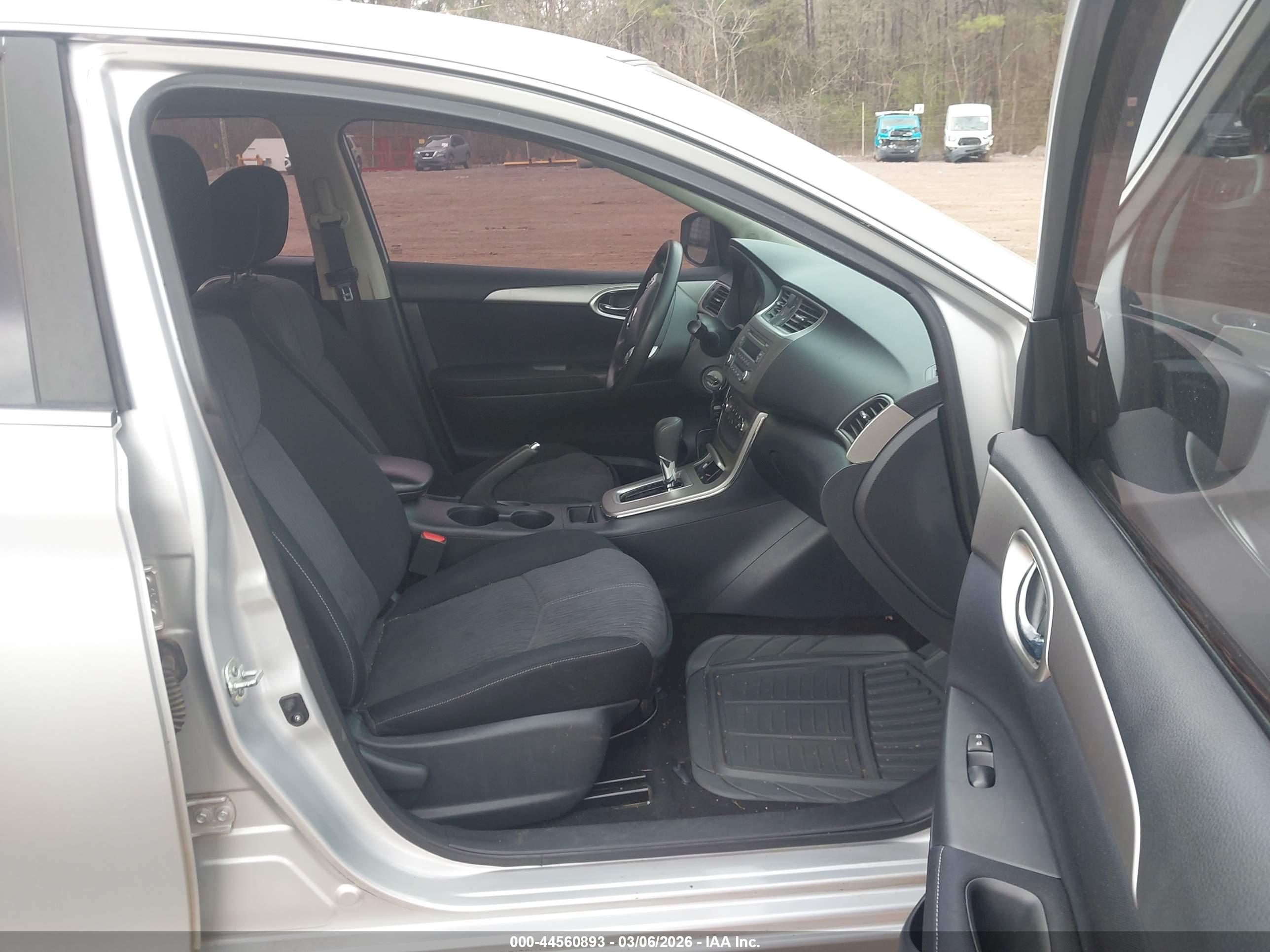 NISSAN SENTRA image 5