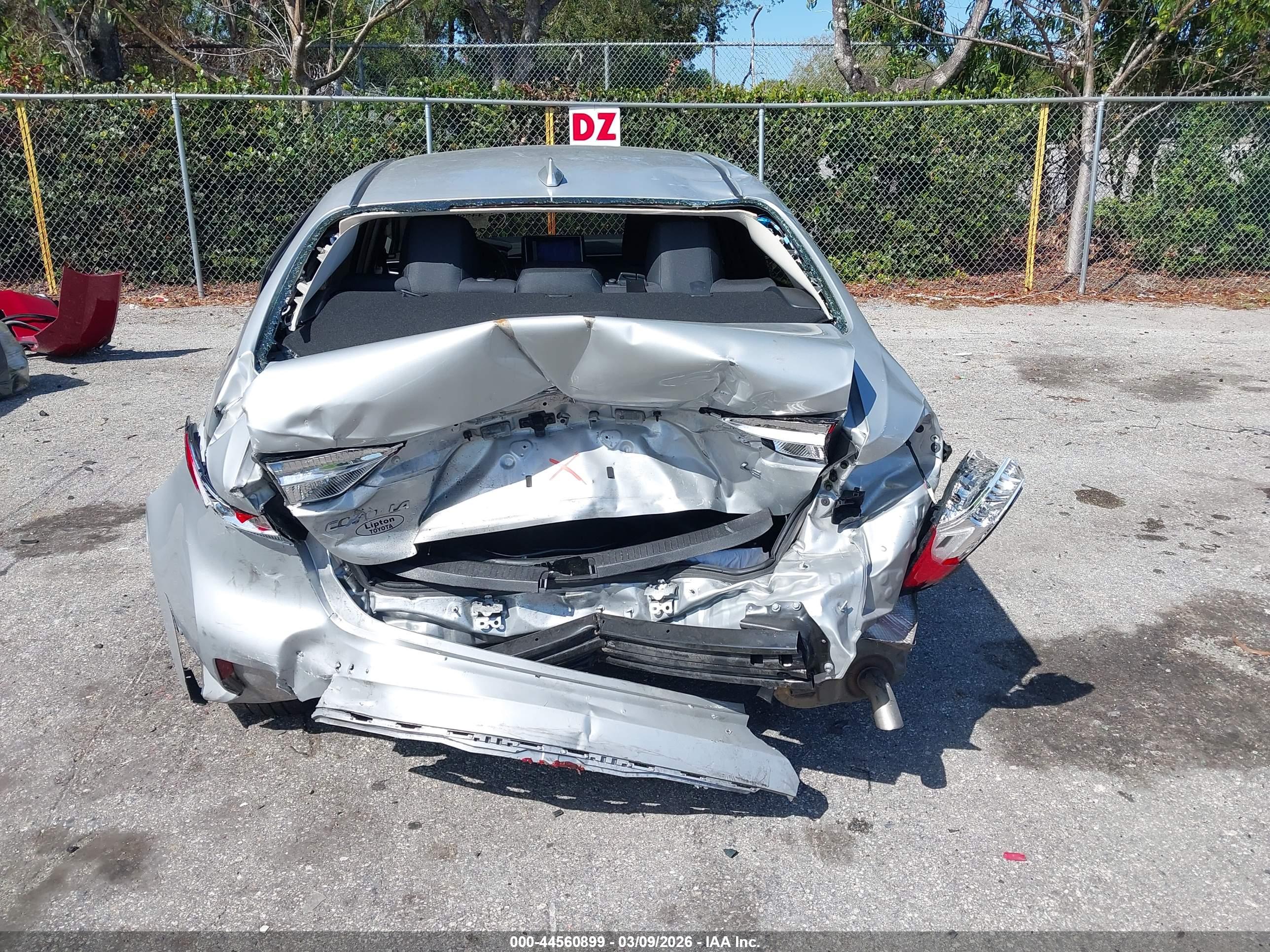 TOYOTA COROLLA image 6