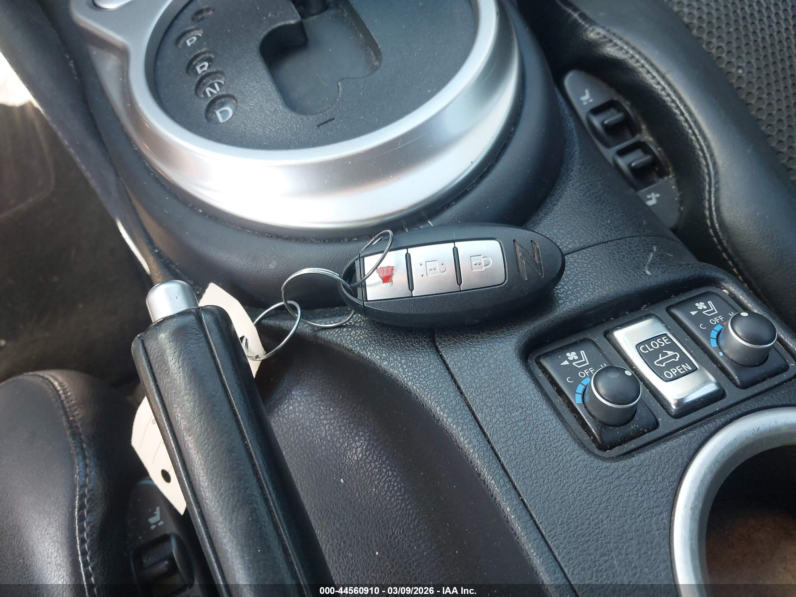 NISSAN 370Z image 11
