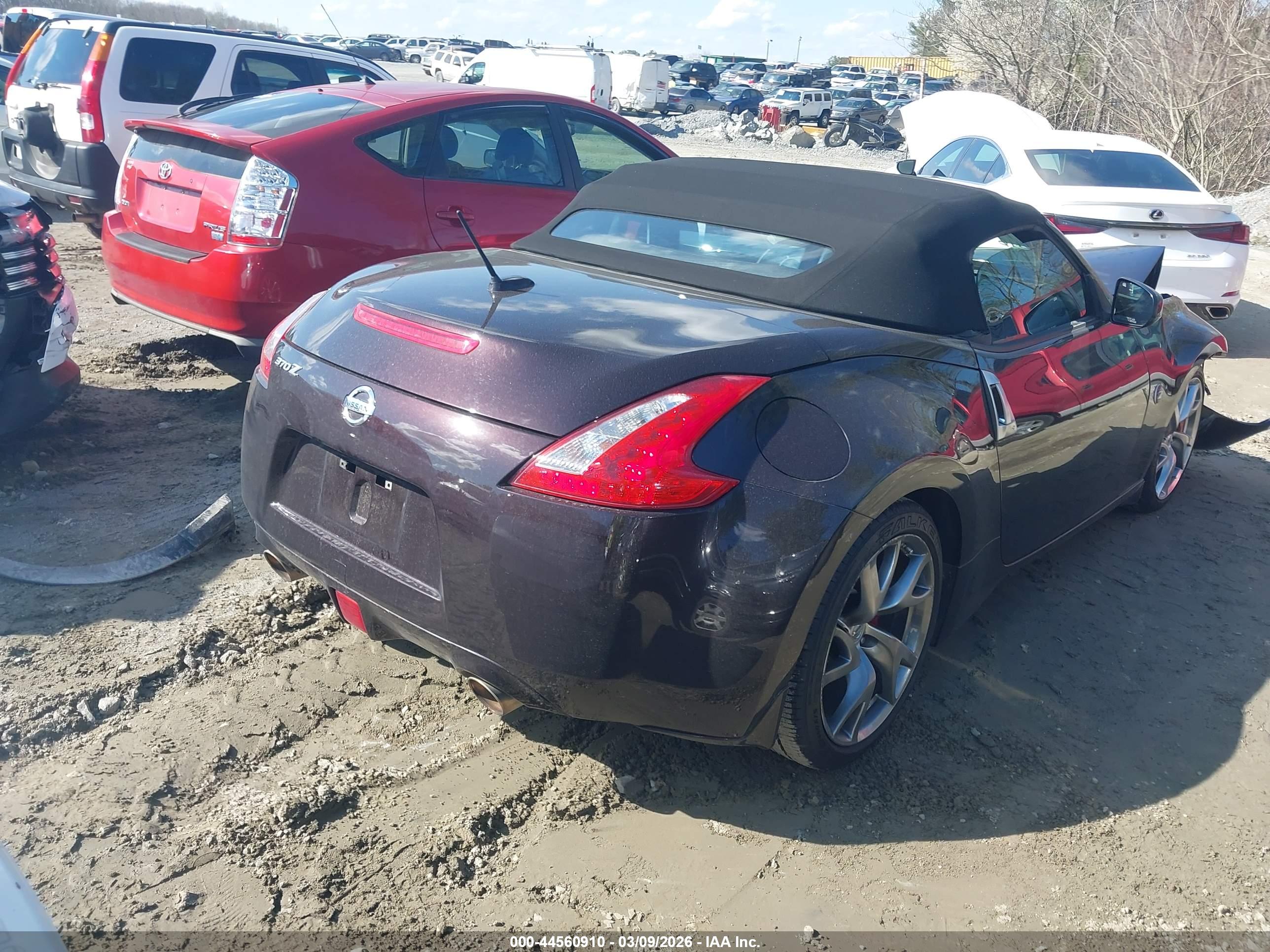 NISSAN 370Z image 4