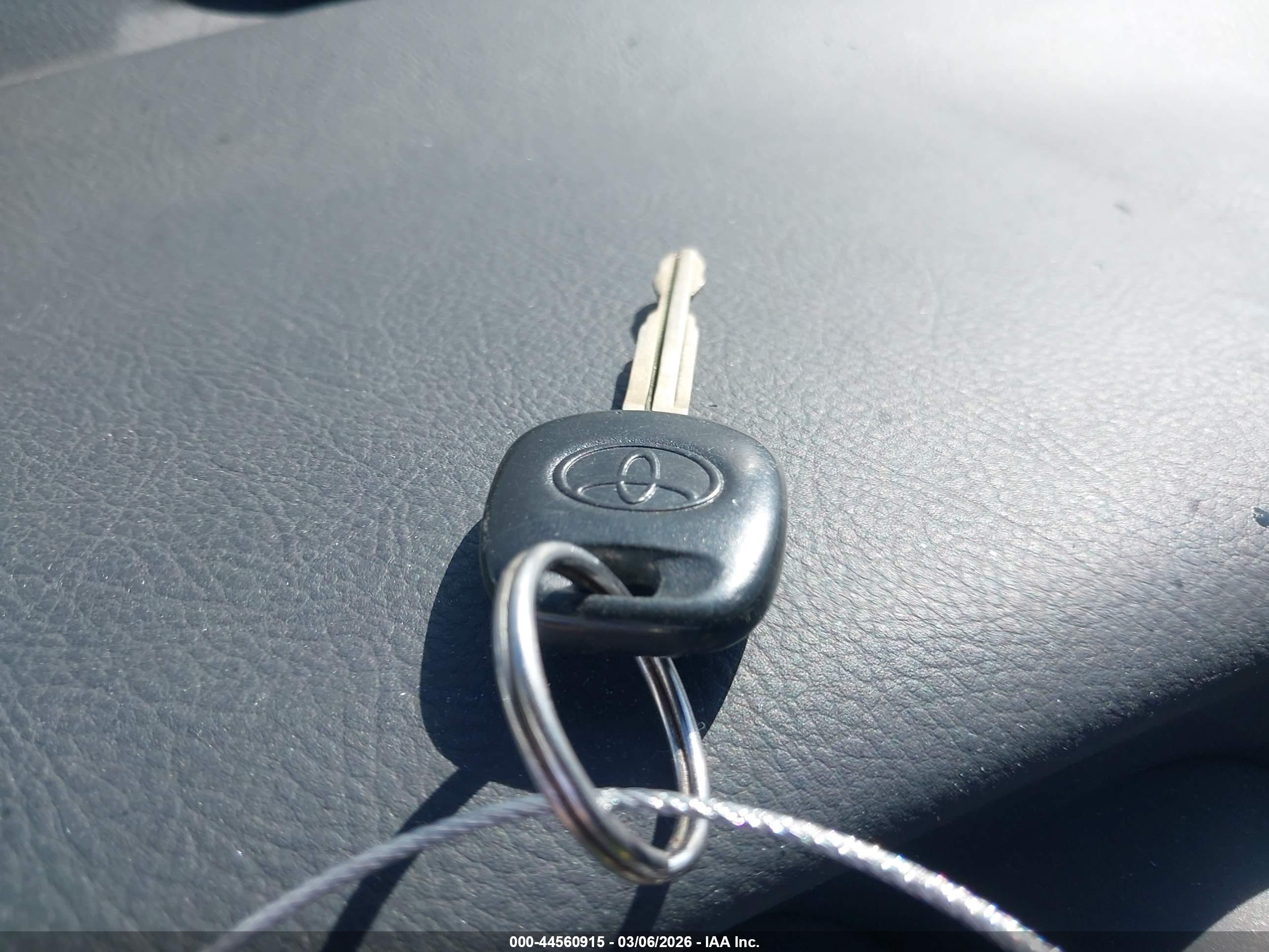 TOYOTA MATRIX image 11