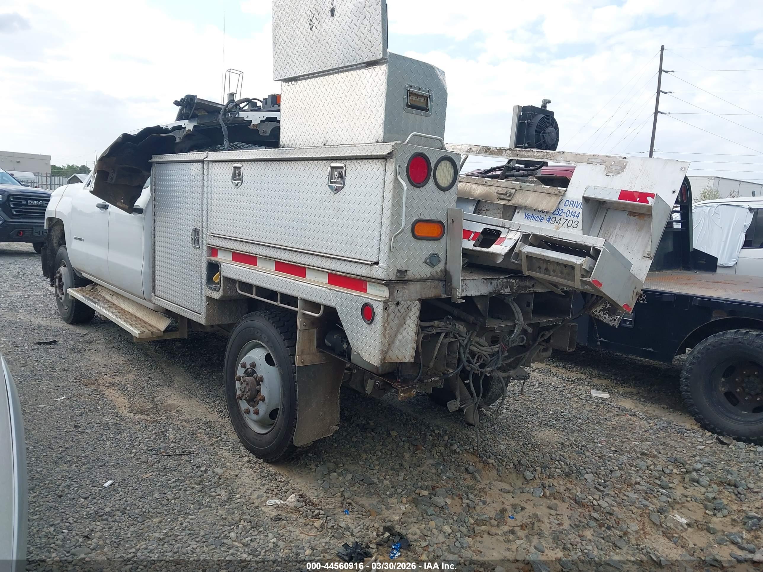 CHEVROLET SILVERADO image 3