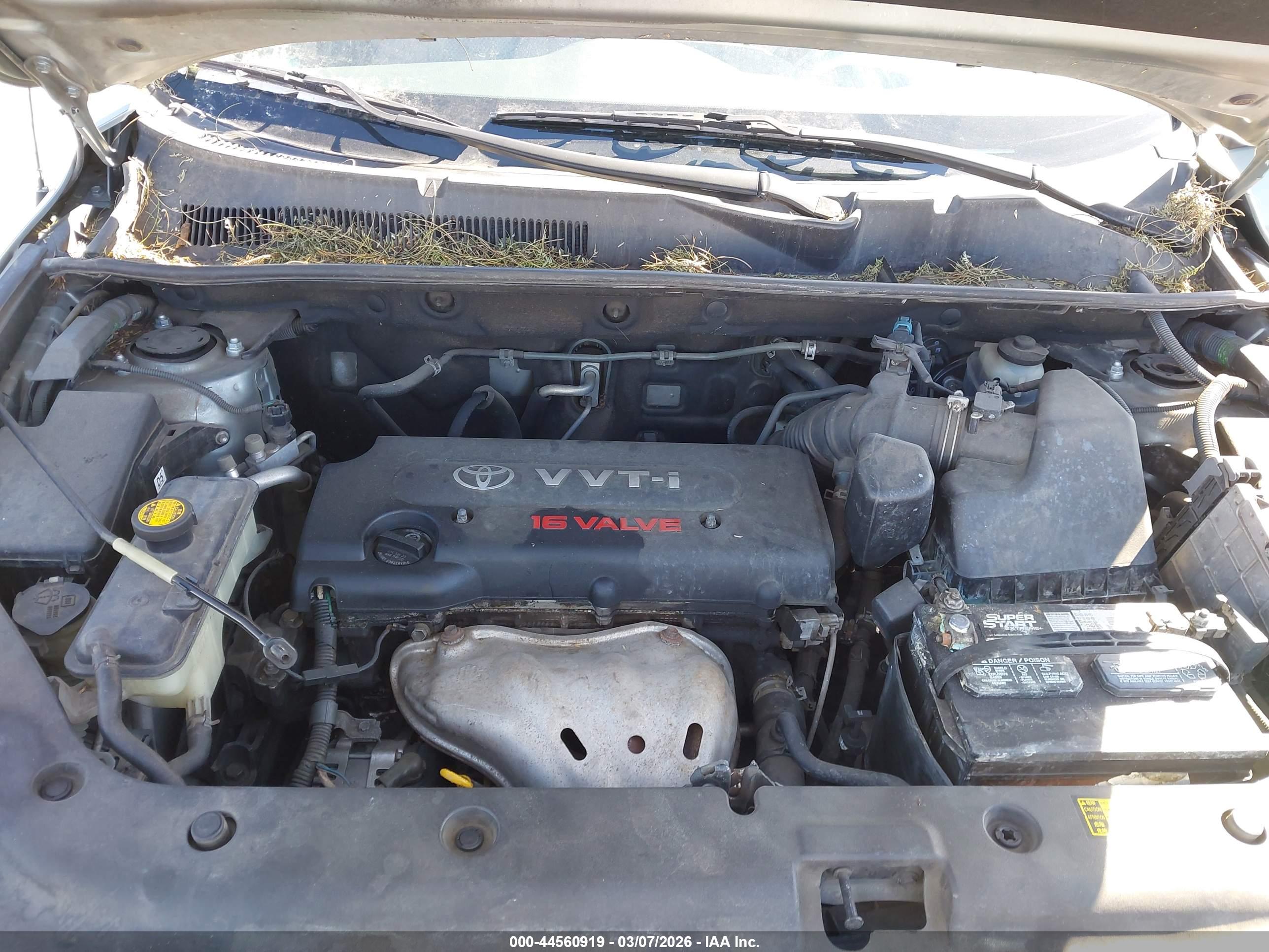 TOYOTA RAV4 image 10